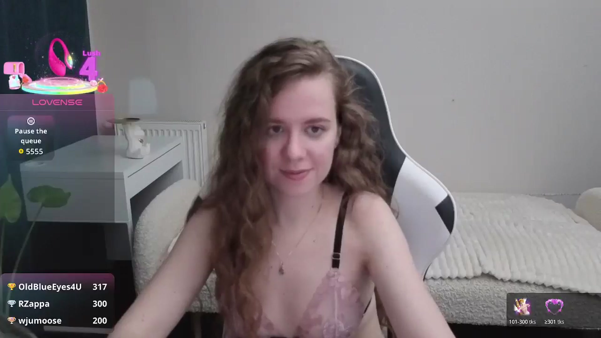 Gallery image thumbnail from BlueFlowerr's myfreecams stream on, 01/09/2026, 21:29 image 10 of 20