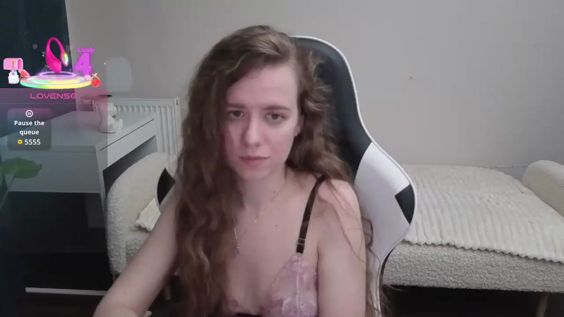 Gallery image thumbnail from BlueFlowerr's myfreecams stream on, 01/10/2026, 24:06 image 14 of 20
