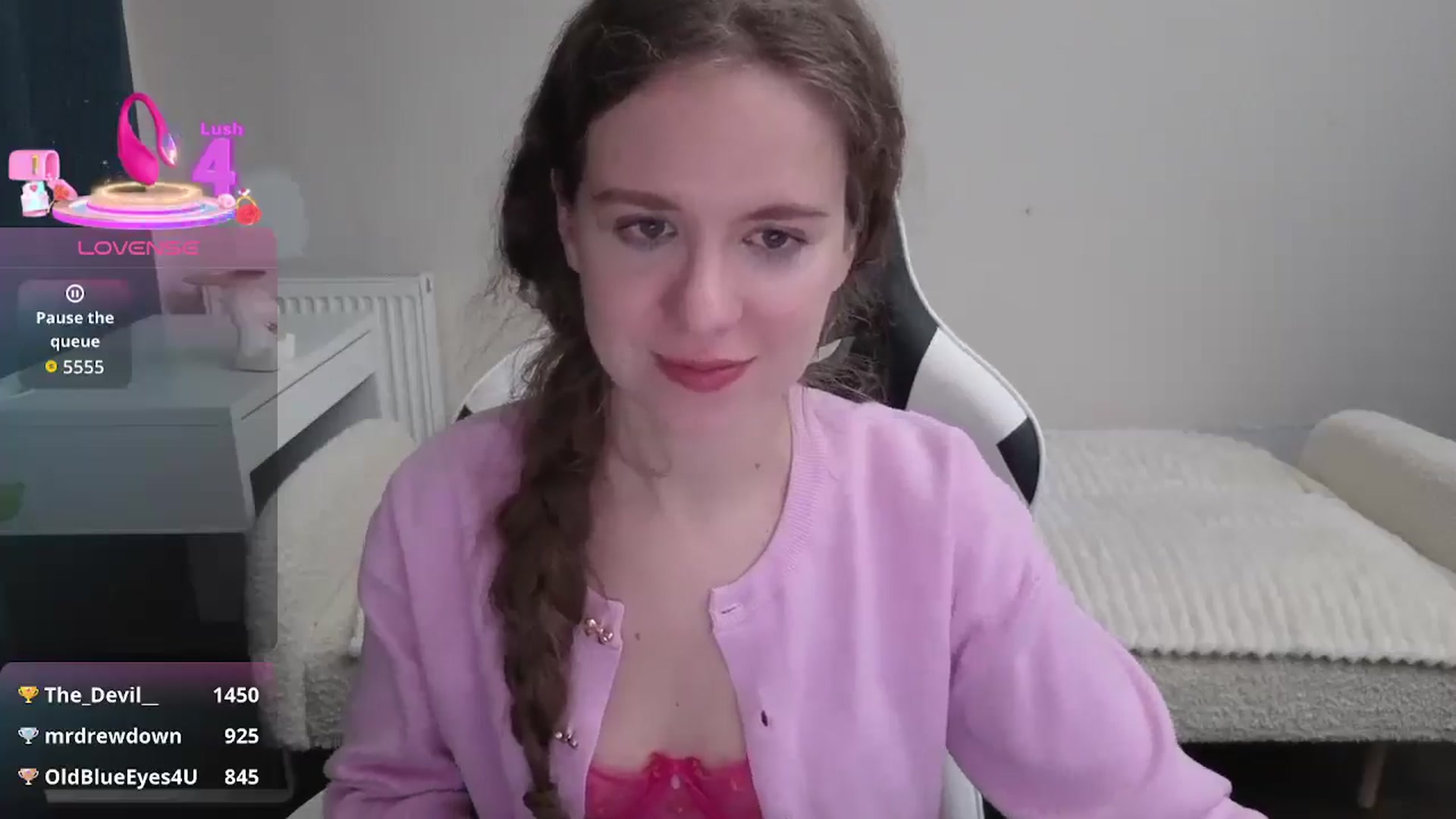 Gallery image thumbnail from BlueFlowerr's myfreecams stream on, 01/12/2026, 23:23 image 18 of 20