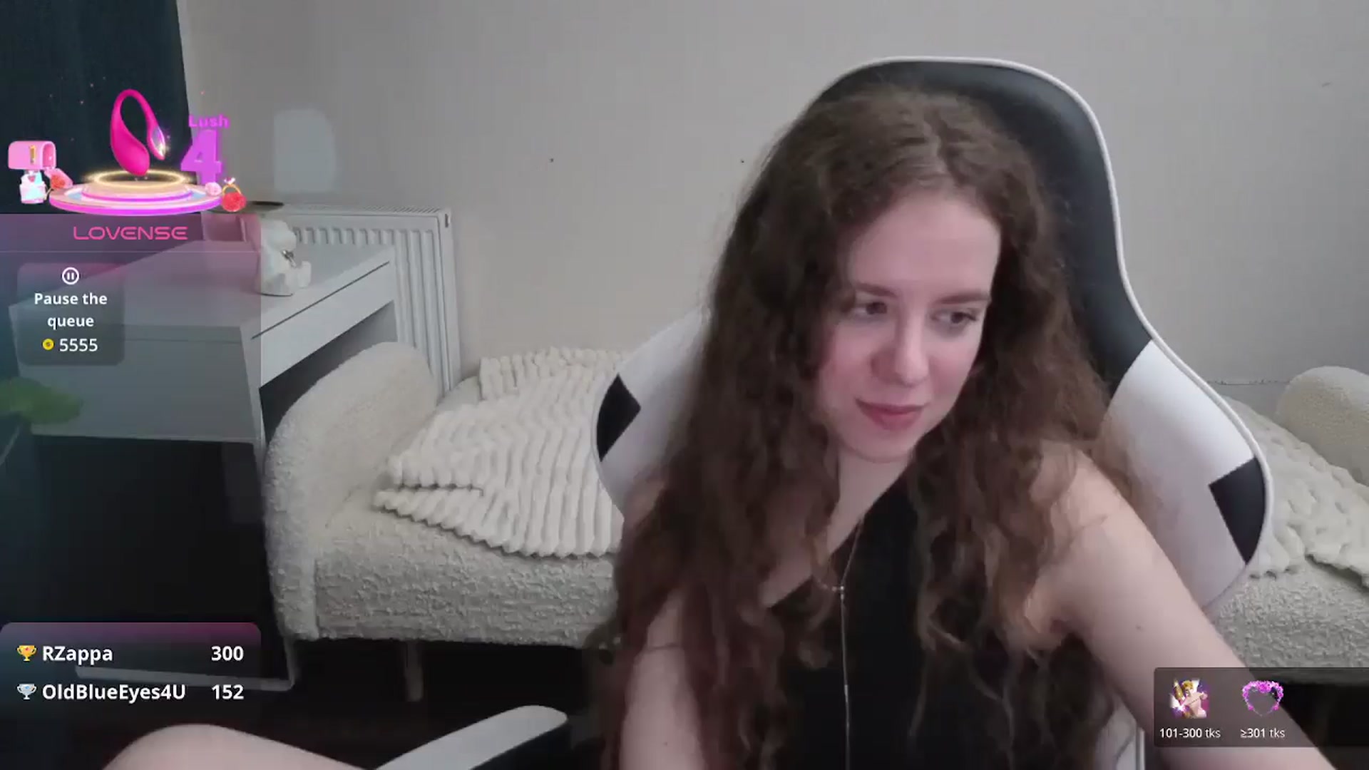 Gallery image thumbnail from BlueFlowerr's myfreecams stream on, 01/15/2026, 15:31 image 14 of 20