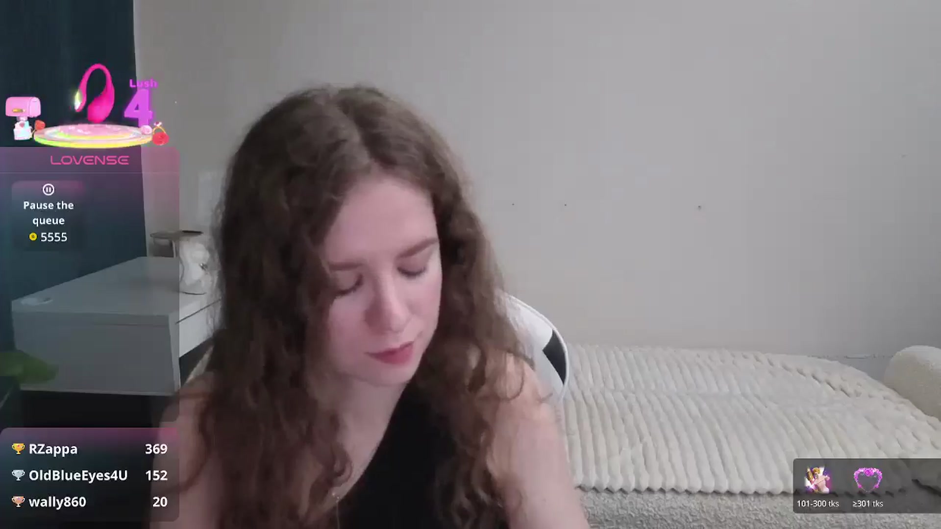 Gallery image thumbnail from BlueFlowerr's myfreecams stream on, 01/15/2026, 17:21 image 15 of 20