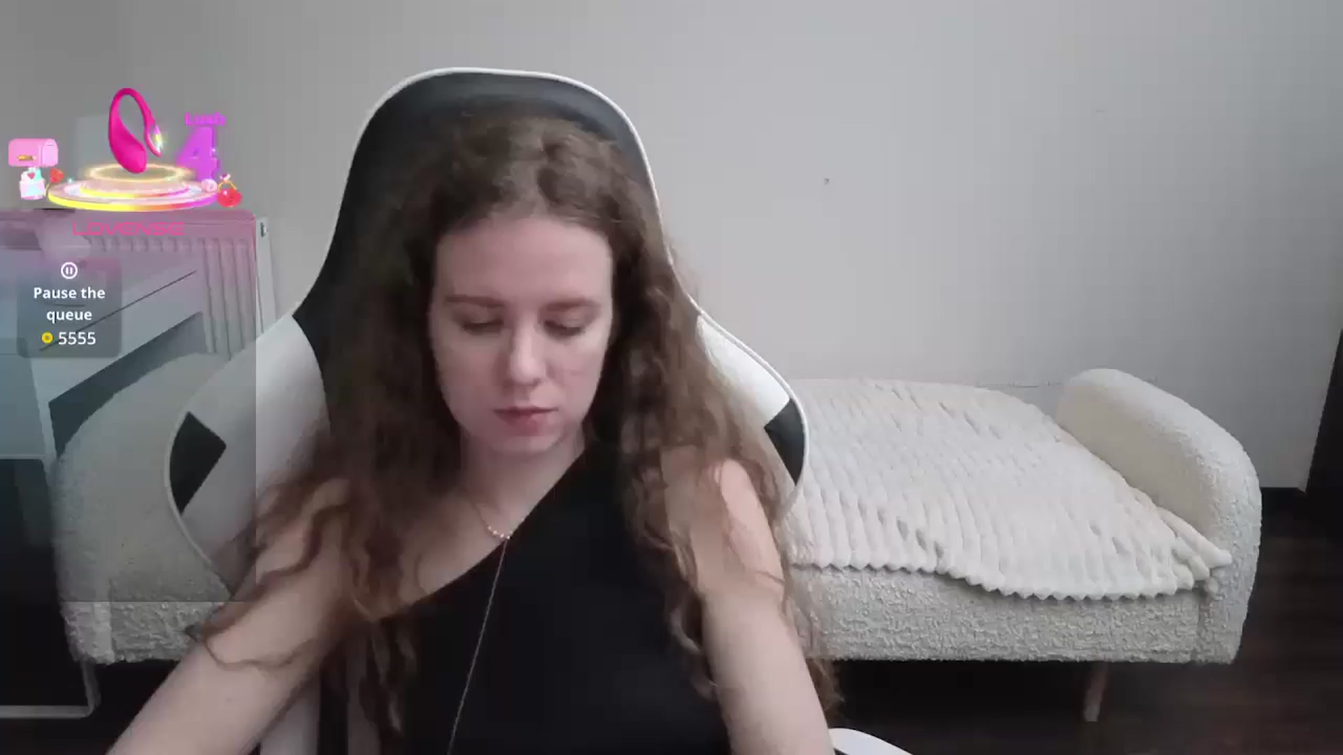 Gallery image thumbnail from BlueFlowerr's myfreecams stream on, 01/15/2026, 20:42 image 15 of 20