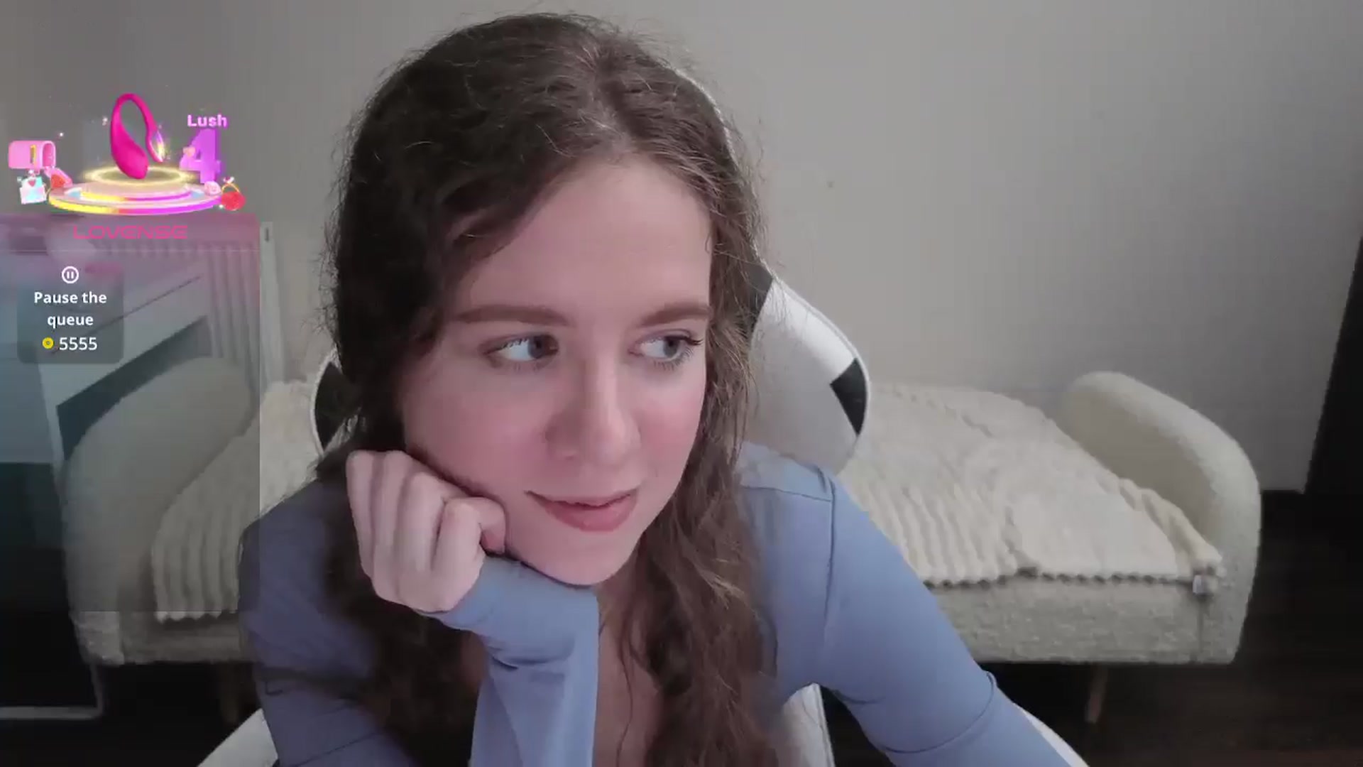 Gallery image thumbnail from BlueFlowerr's myfreecams stream on, 01/17/2026, 19:10 image 19 of 20