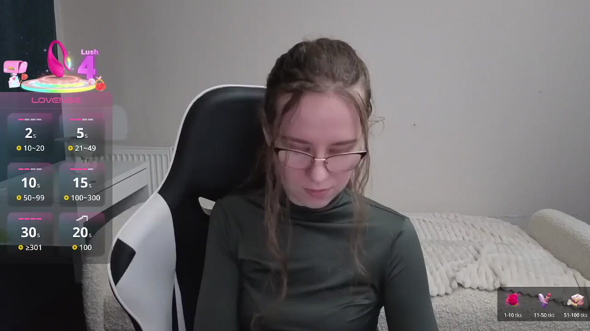 Gallery image thumbnail from BlueFlowerr's myfreecams stream on, 01/18/2026, 20:18 image 1 of 20