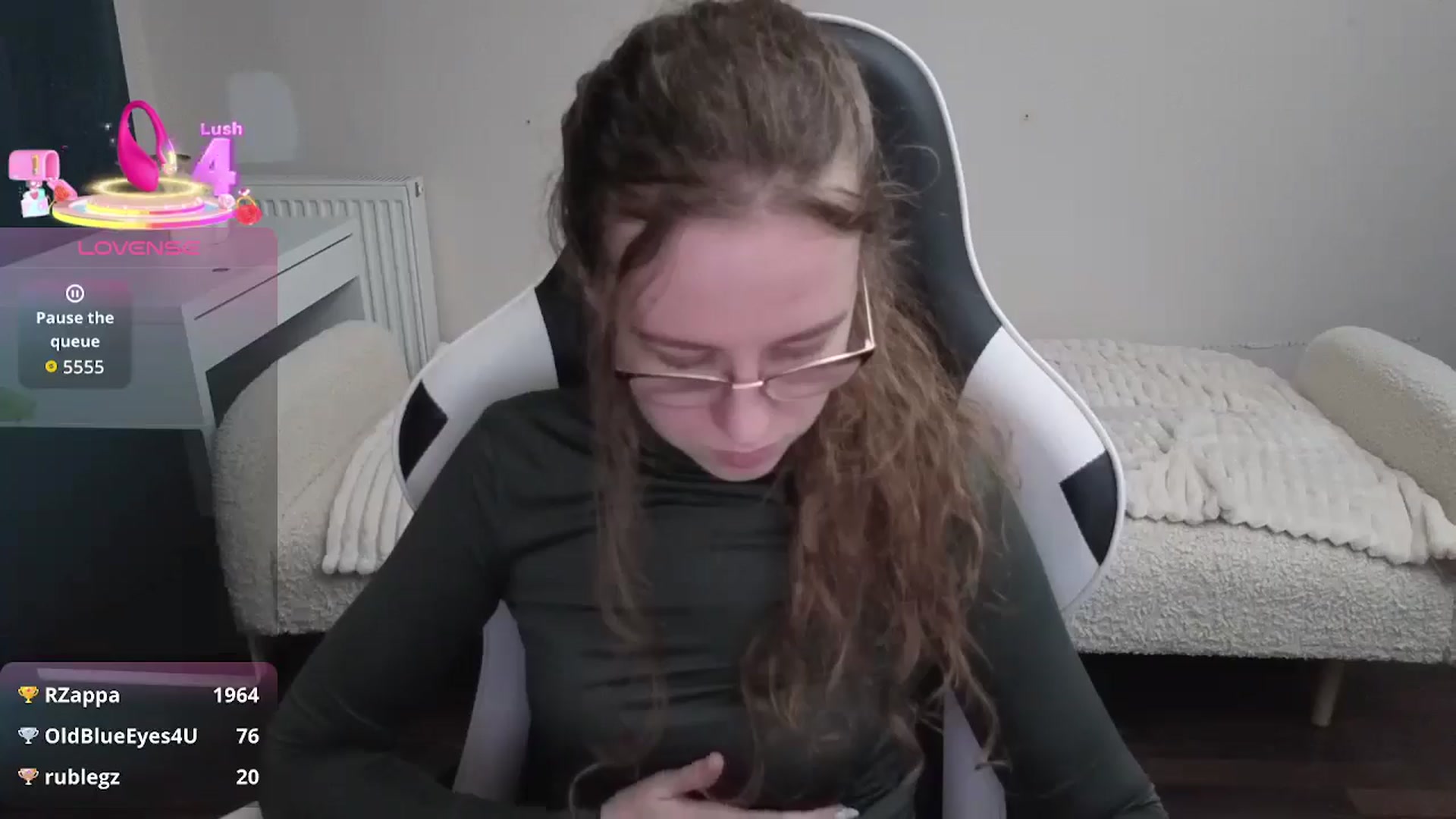 Gallery image thumbnail from BlueFlowerr's myfreecams stream on, 01/18/2026, 20:18 image 14 of 20