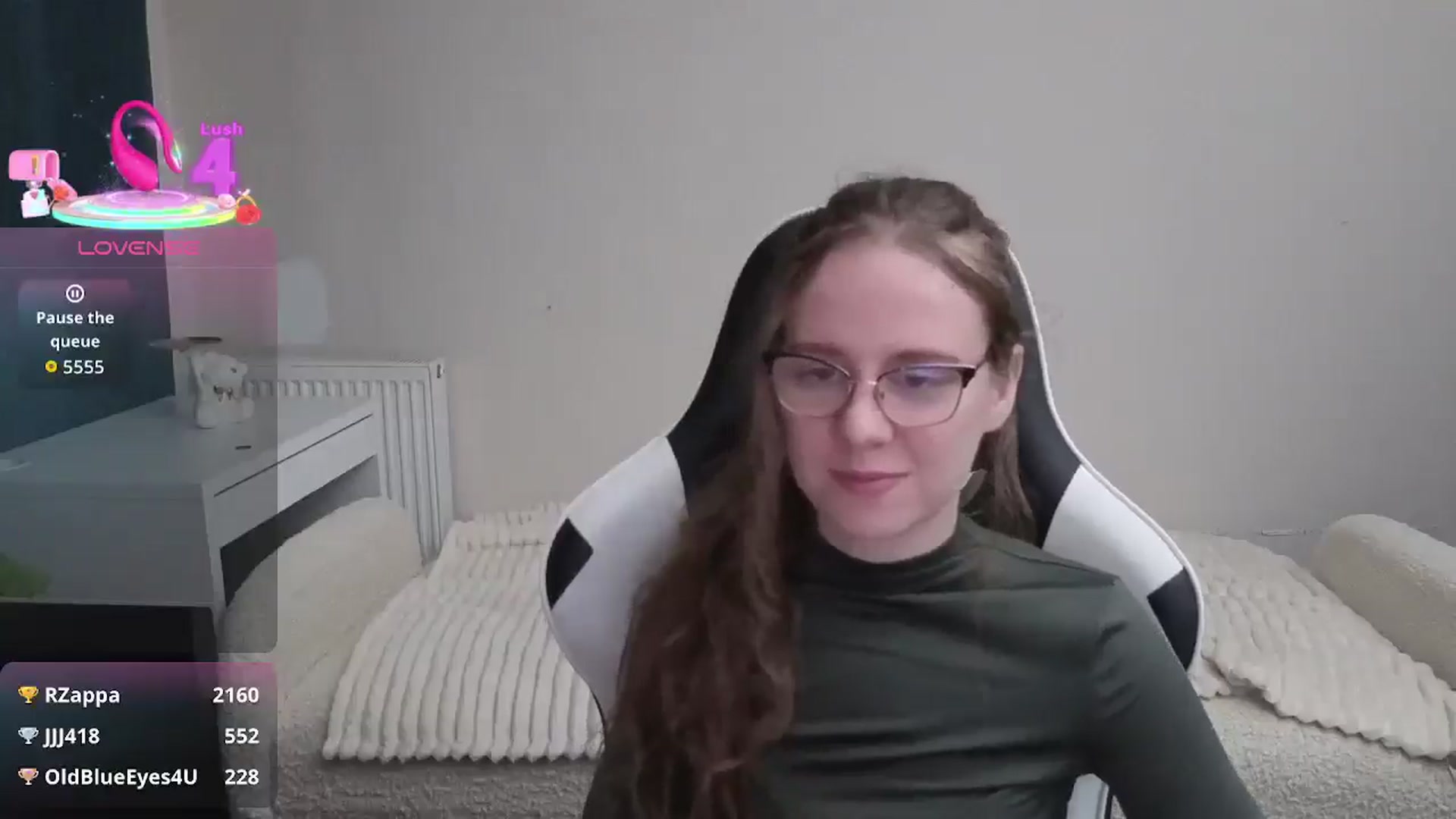 Gallery image thumbnail from BlueFlowerr's myfreecams stream on, 01/18/2026, 21:13 image 17 of 20