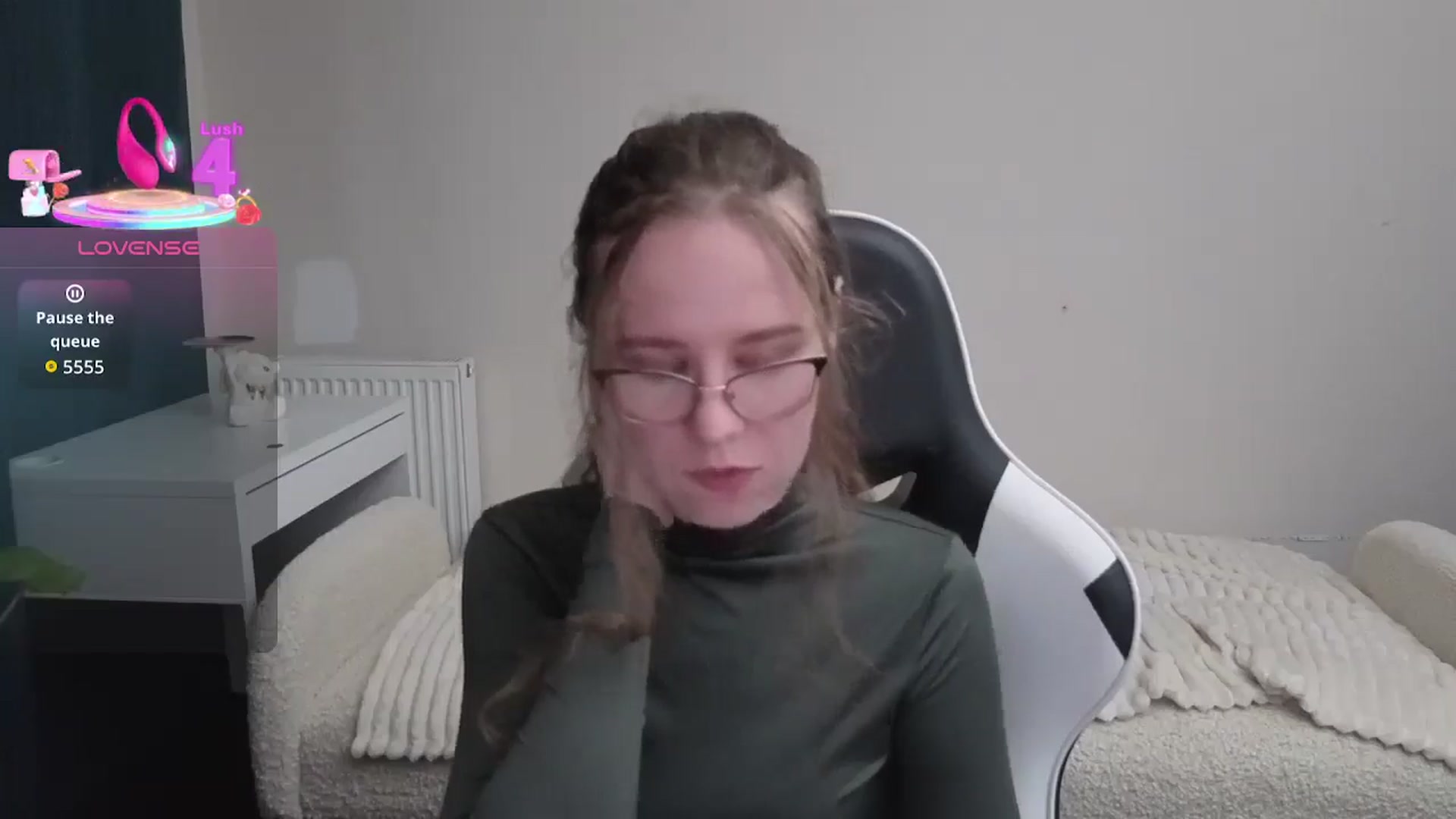 Gallery image thumbnail from BlueFlowerr's myfreecams stream on, 01/18/2026, 21:13 image 8 of 20