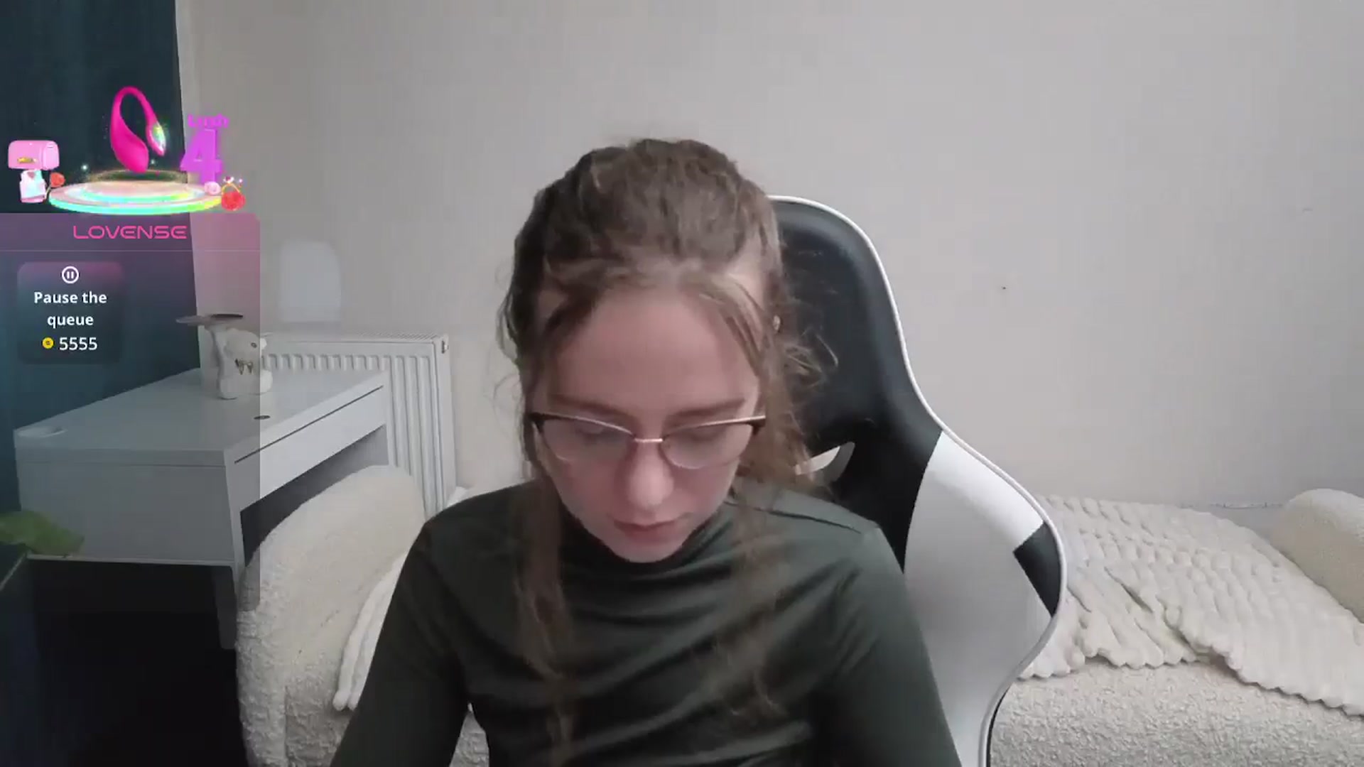 Gallery image thumbnail from BlueFlowerr's myfreecams stream on, 01/18/2026, 21:13 image 3 of 20