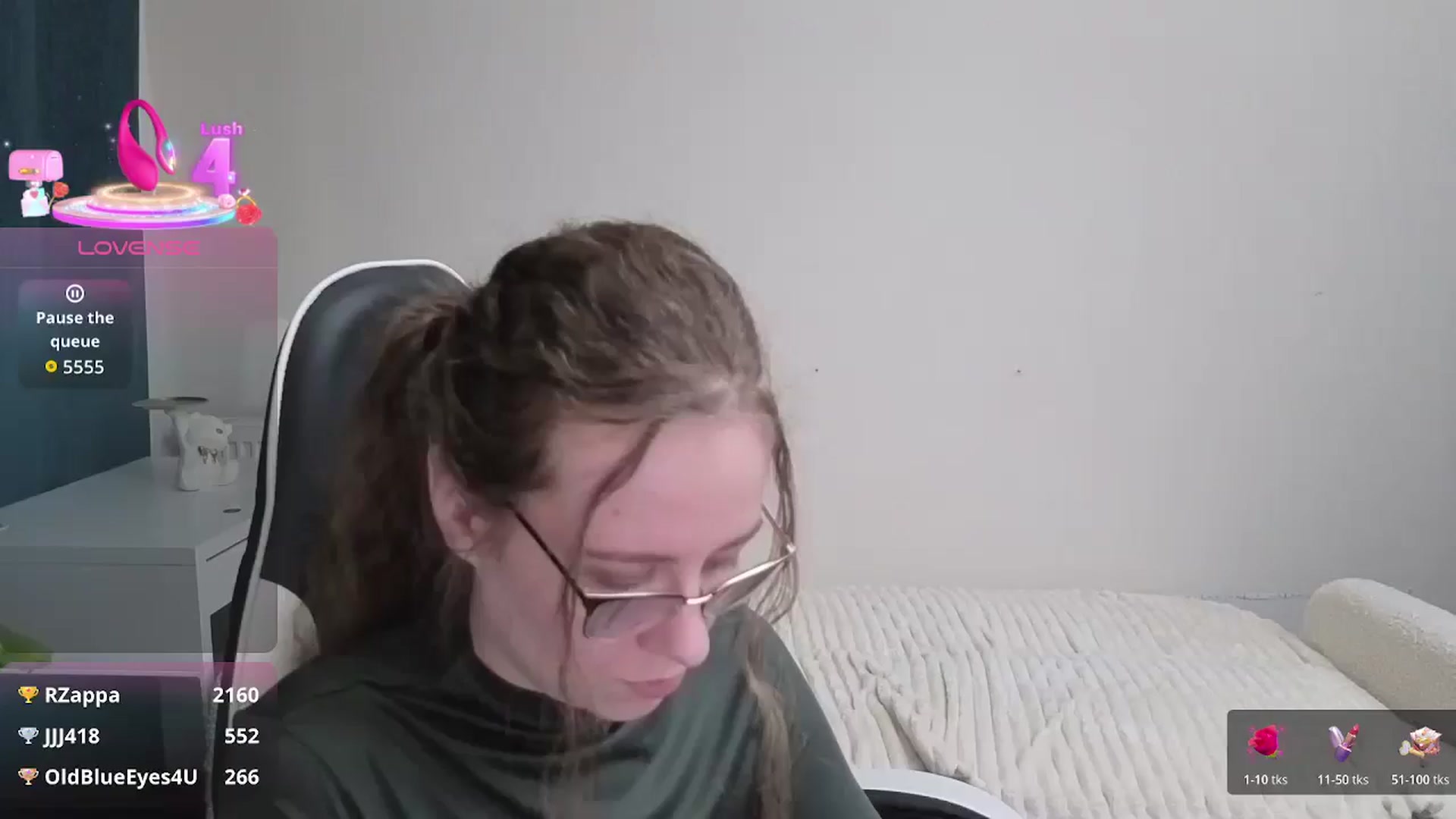 Gallery image thumbnail from BlueFlowerr's myfreecams stream on, 01/19/2026, 24:53 image 1 of 20