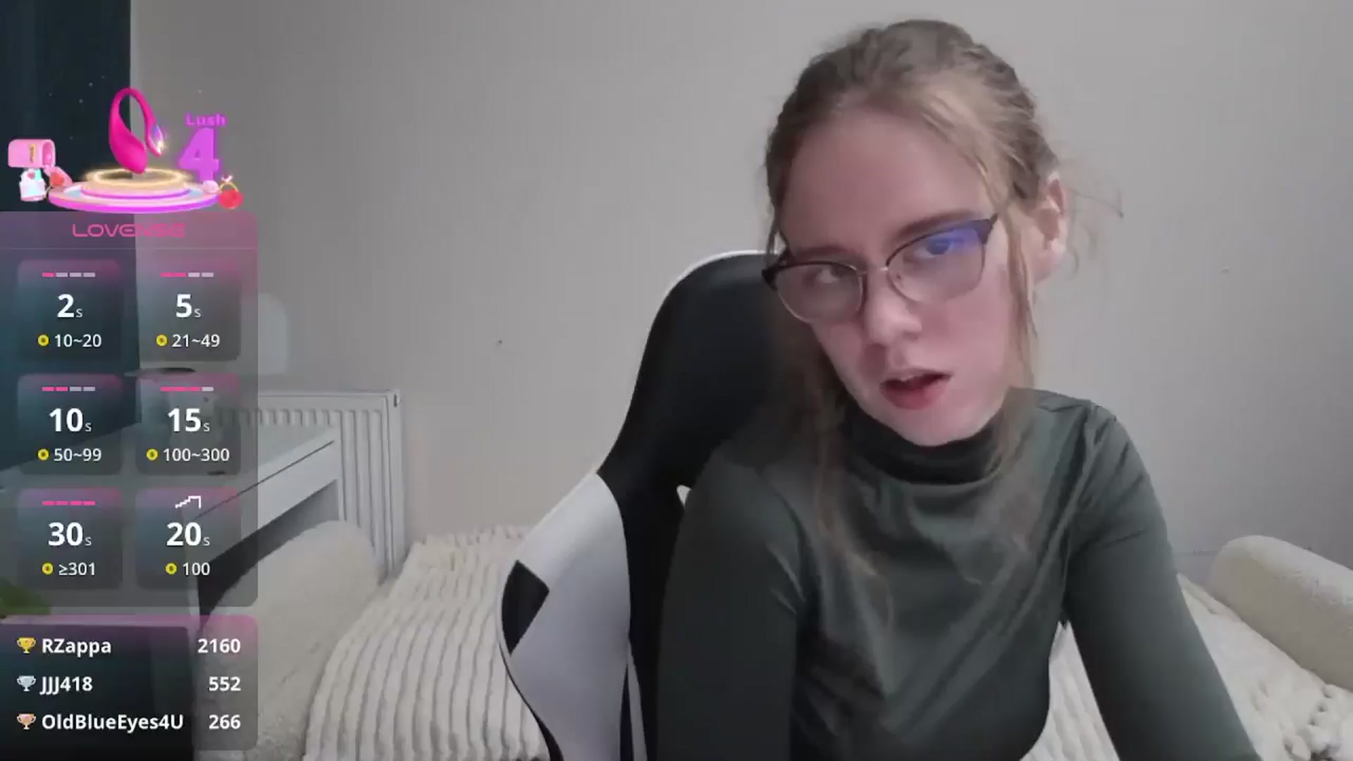 Gallery image thumbnail from BlueFlowerr's myfreecams stream on, 01/19/2026, 24:53 image 10 of 20