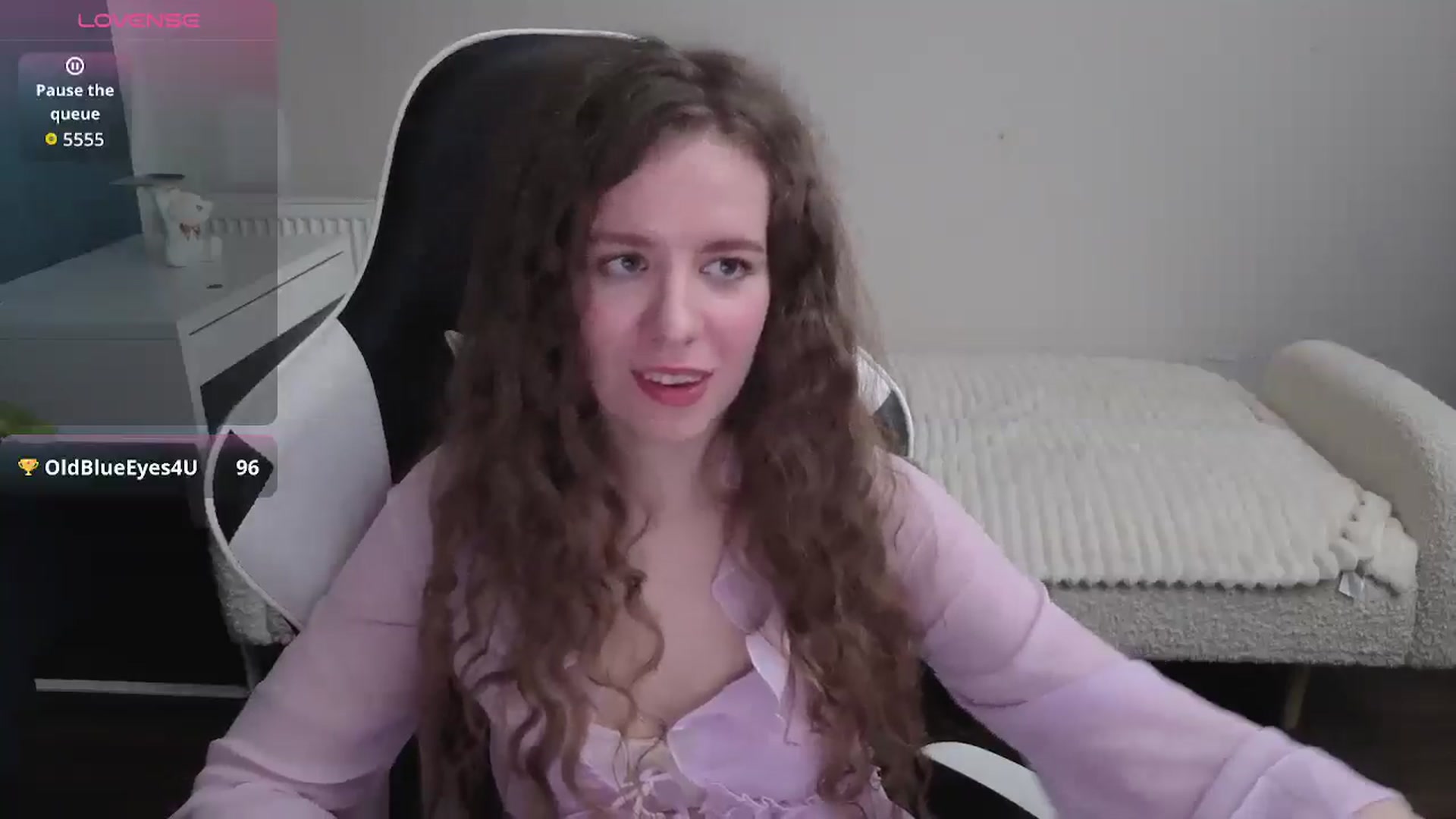 Gallery image thumbnail from BlueFlowerr's myfreecams stream on, 01/20/2026, 18:57 image 18 of 20