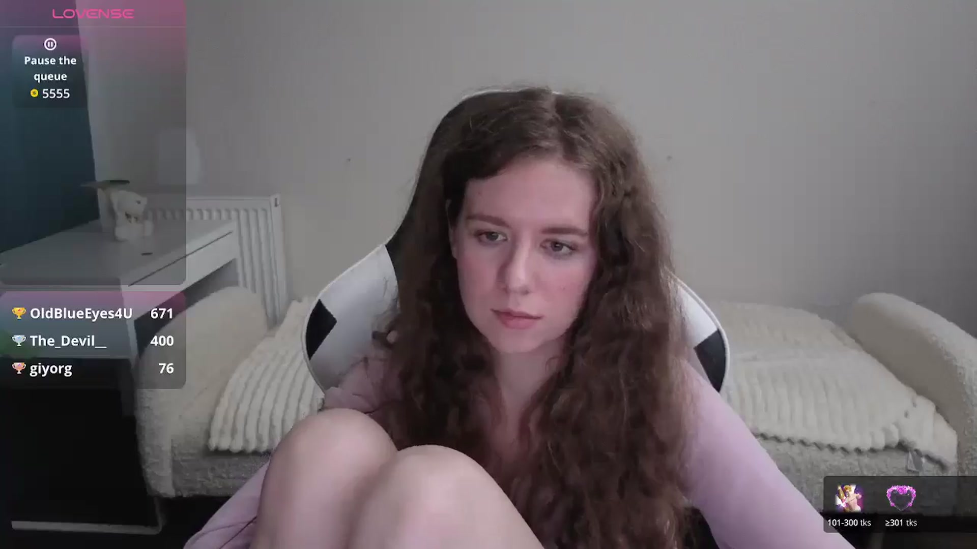 Gallery image thumbnail from BlueFlowerr's myfreecams stream on, 01/20/2026, 22:02 image 18 of 20