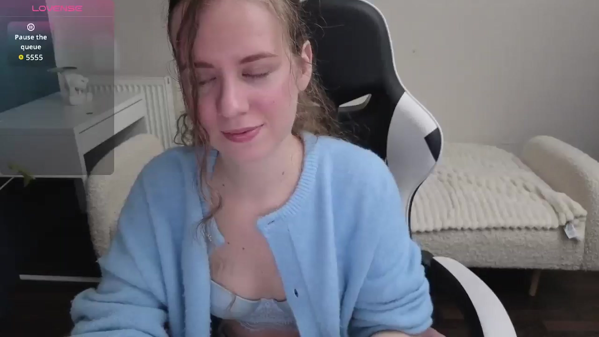 Gallery image thumbnail from BlueFlowerr's myfreecams stream on, 01/23/2026, 19:05 image 8 of 20