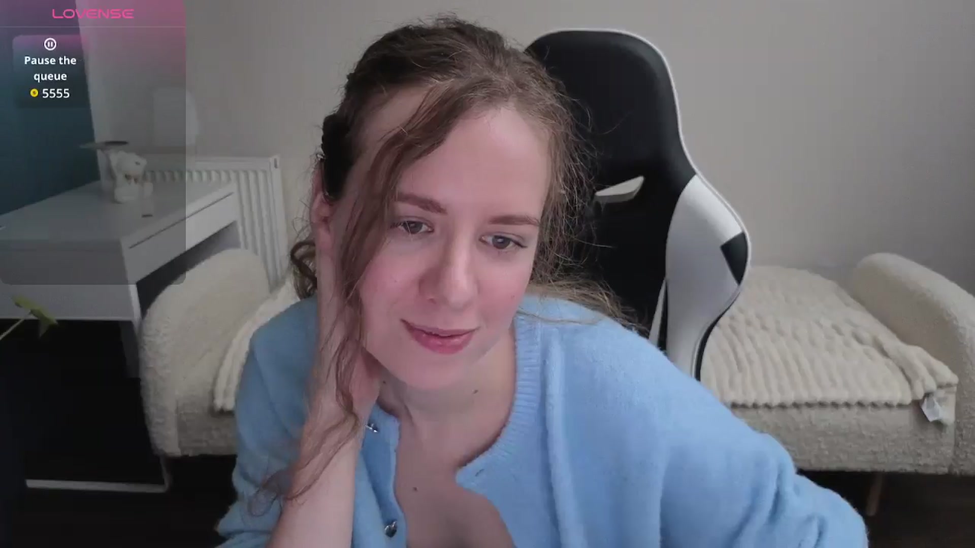 Gallery image thumbnail from BlueFlowerr's myfreecams stream on, 01/23/2026, 19:37 image 19 of 20