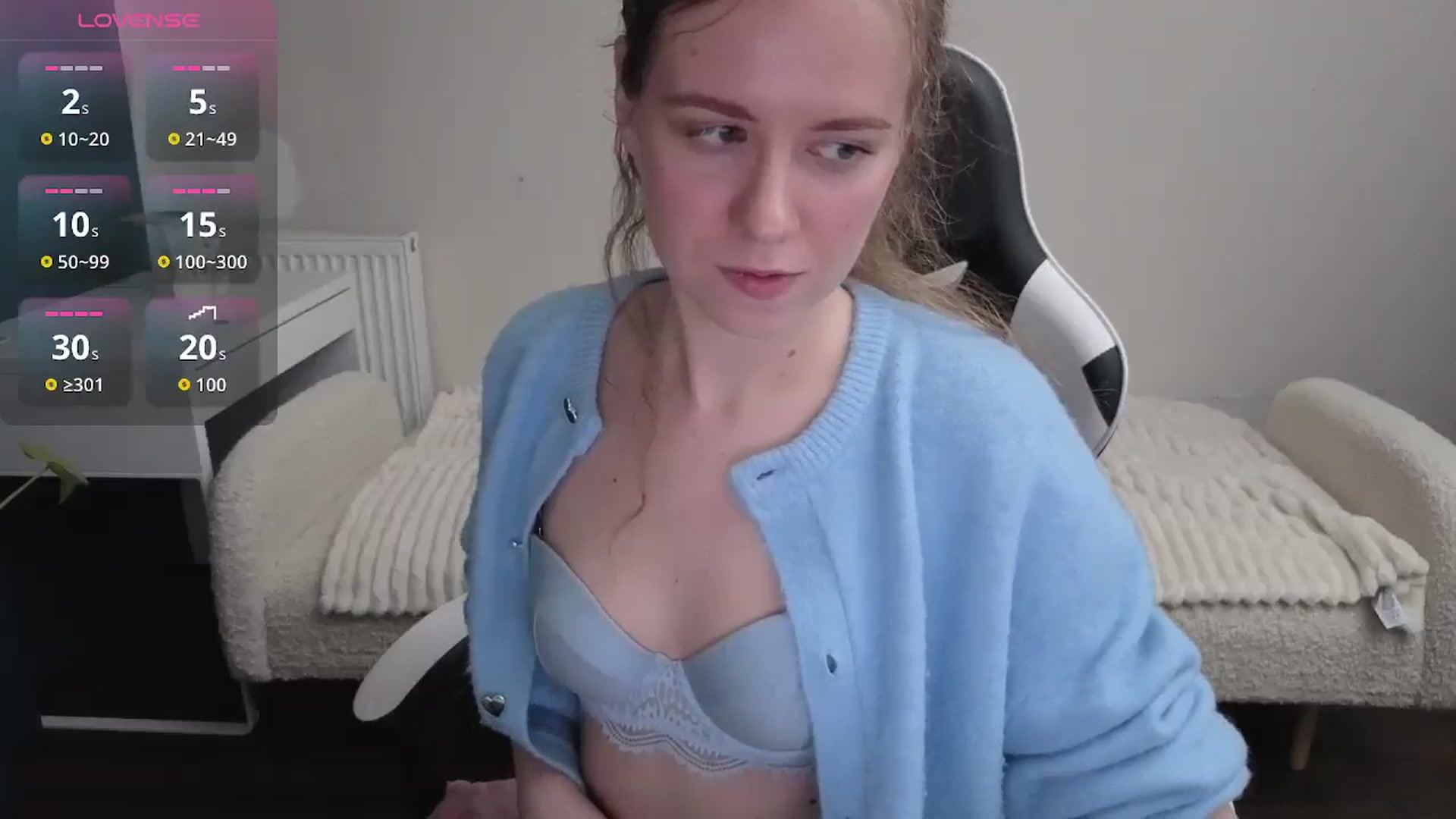 Gallery image thumbnail from BlueFlowerr's myfreecams stream on, 01/23/2026, 19:37 image 18 of 20