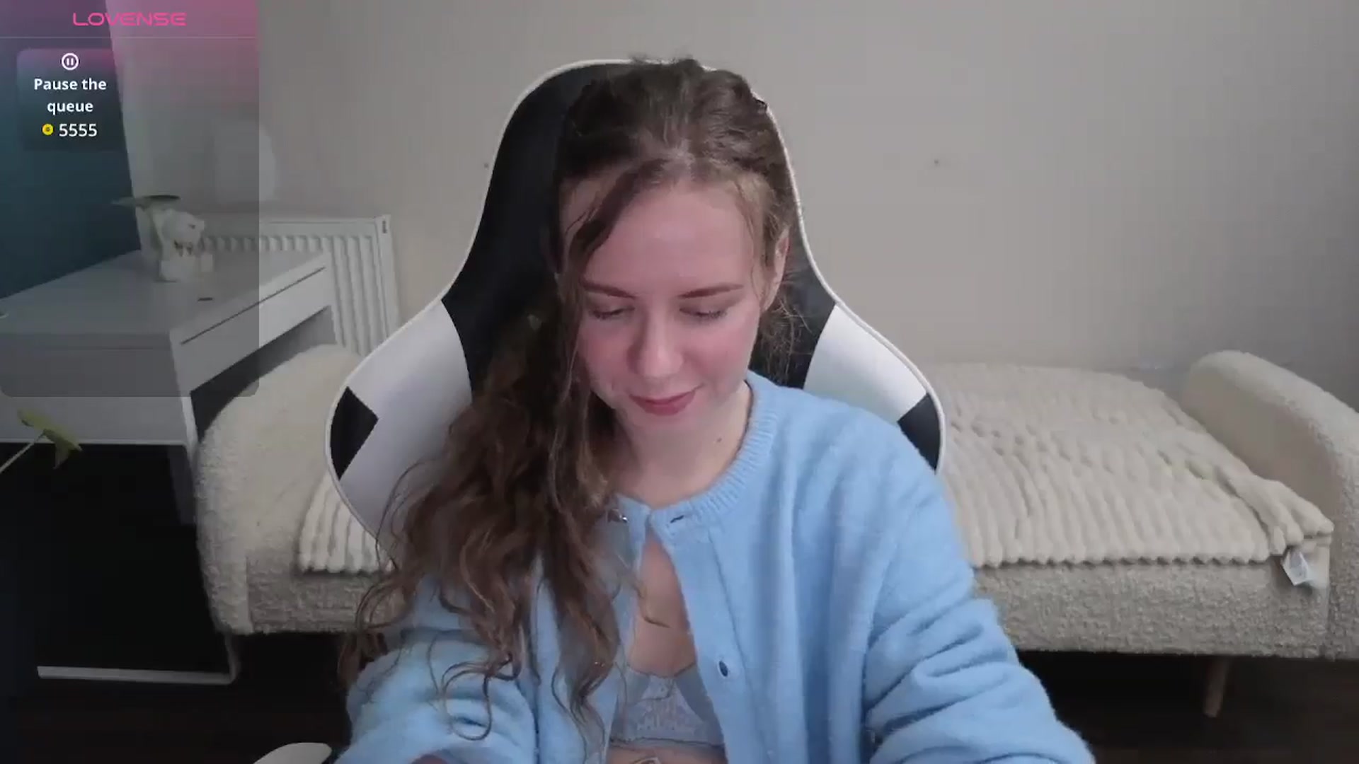 Gallery image thumbnail from BlueFlowerr's myfreecams stream on, 01/23/2026, 19:37 image 8 of 20