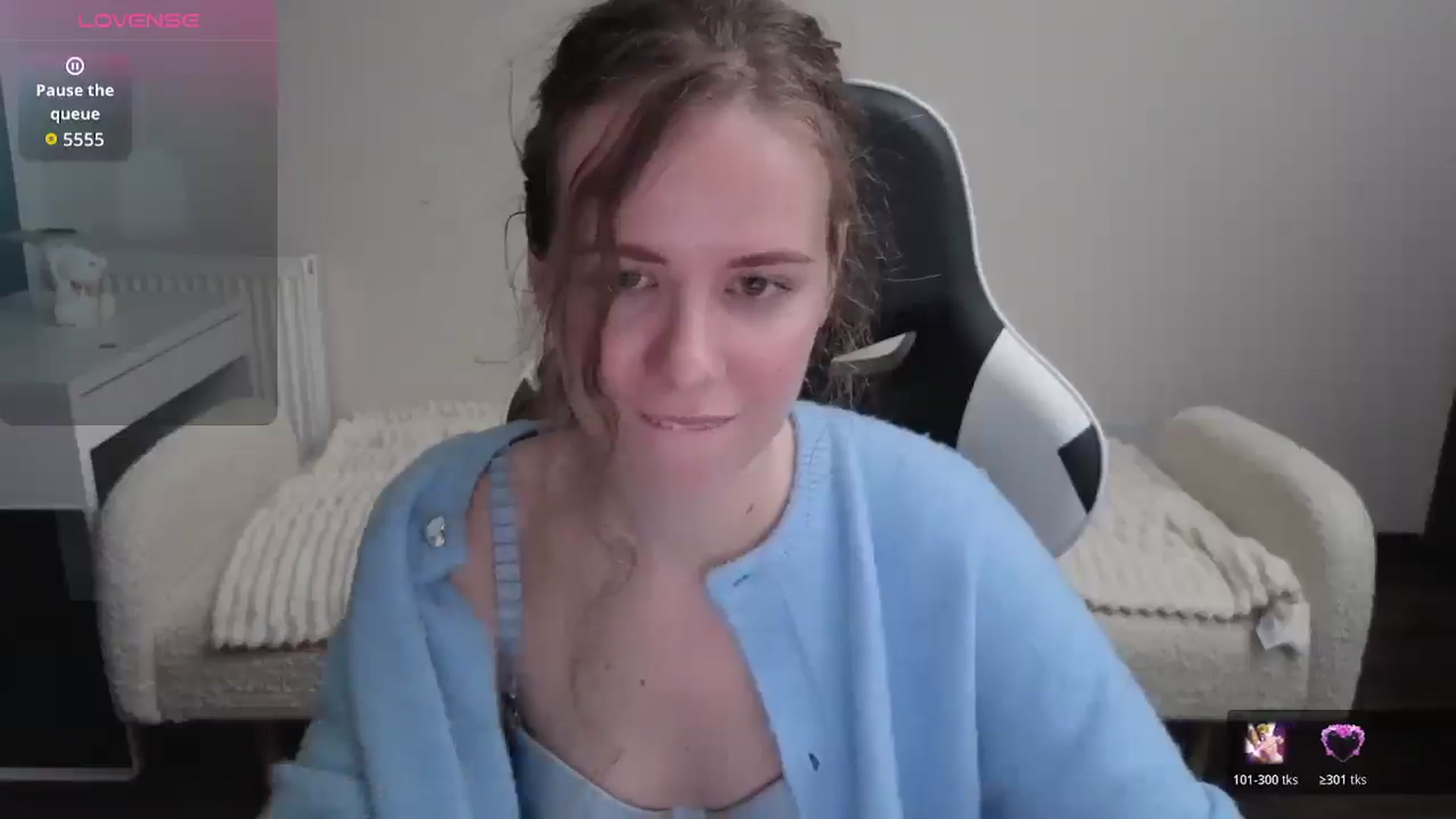 Gallery image thumbnail from BlueFlowerr's myfreecams stream on, 01/23/2026, 21:25 image 13 of 20