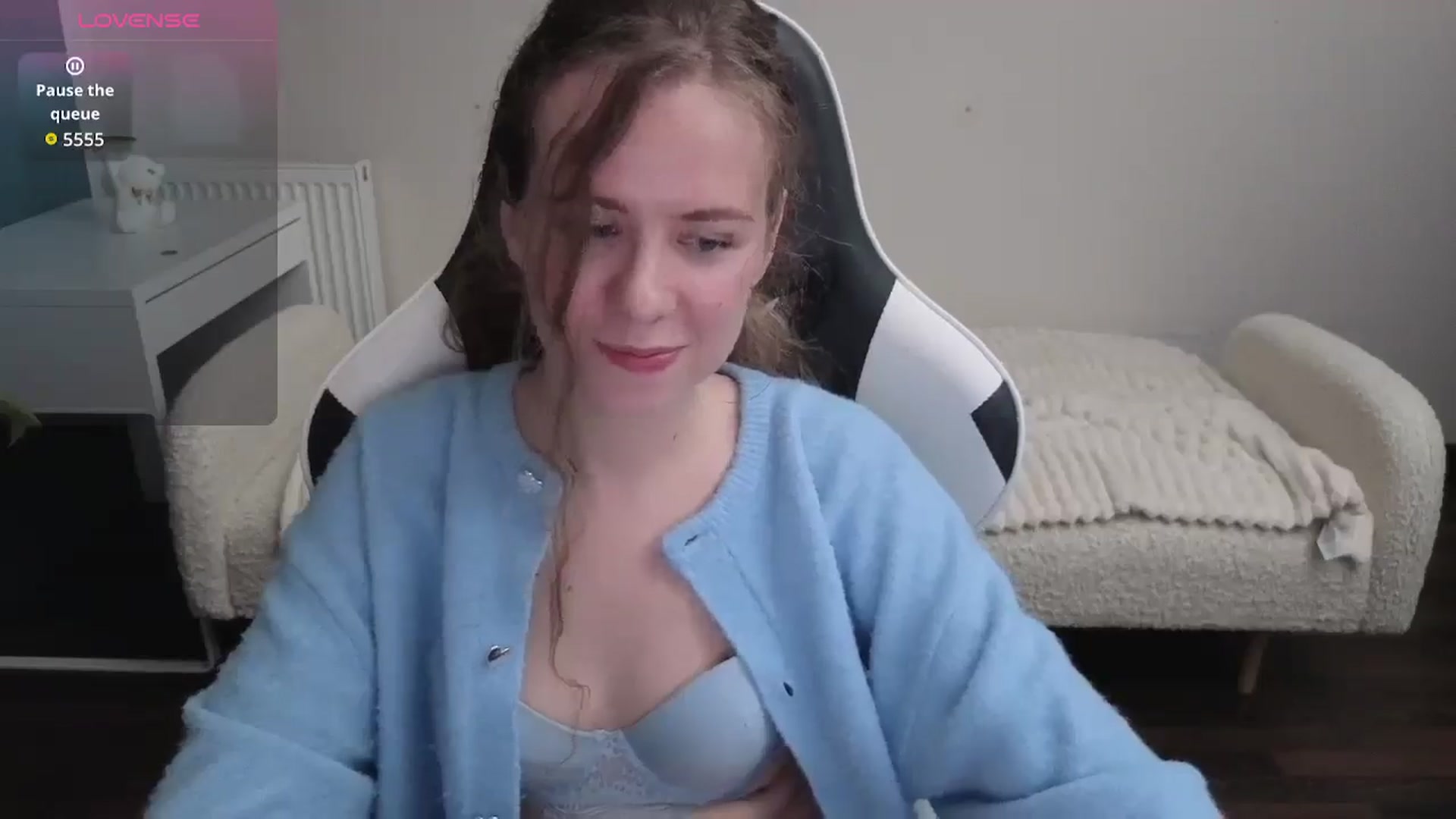 Gallery image thumbnail from BlueFlowerr's myfreecams stream on, 01/23/2026, 22:28 image 5 of 20
