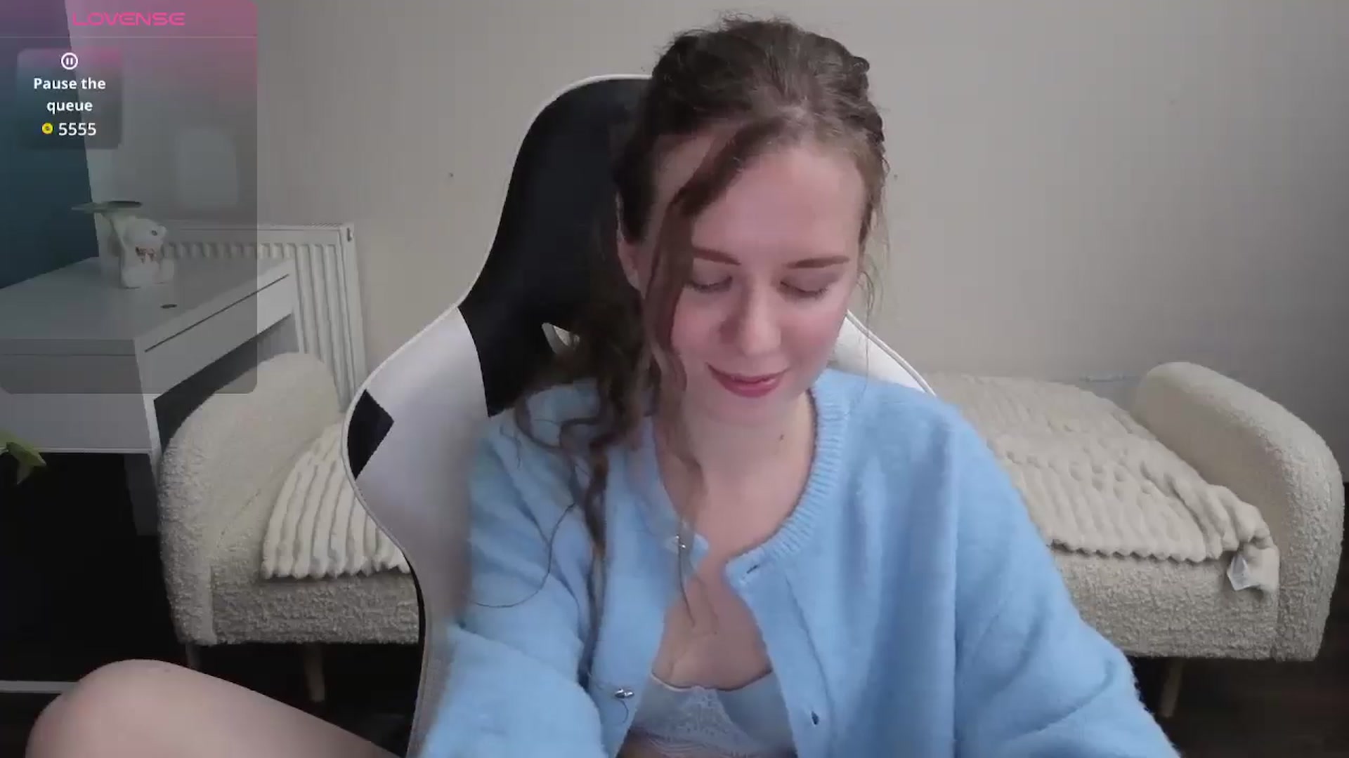 Gallery image thumbnail from BlueFlowerr's myfreecams stream on, 01/23/2026, 22:49 image 16 of 20