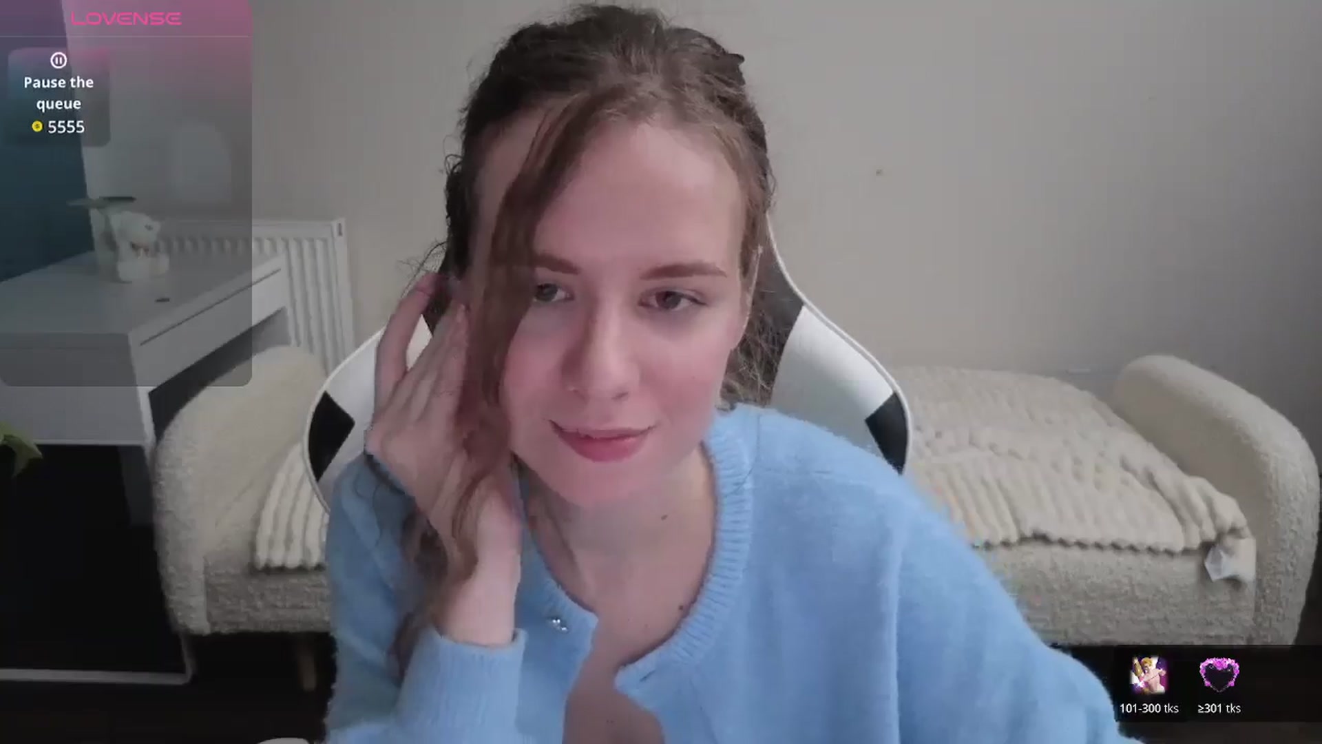 Gallery image thumbnail from BlueFlowerr's myfreecams stream on, 01/23/2026, 22:49 image 19 of 20