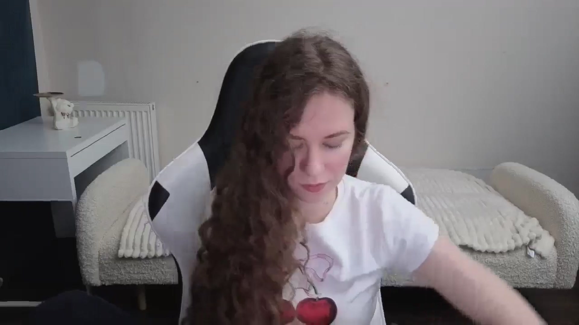 Gallery image thumbnail from BlueFlowerr's myfreecams stream on, 01/24/2026, 22:07 image 19 of 20