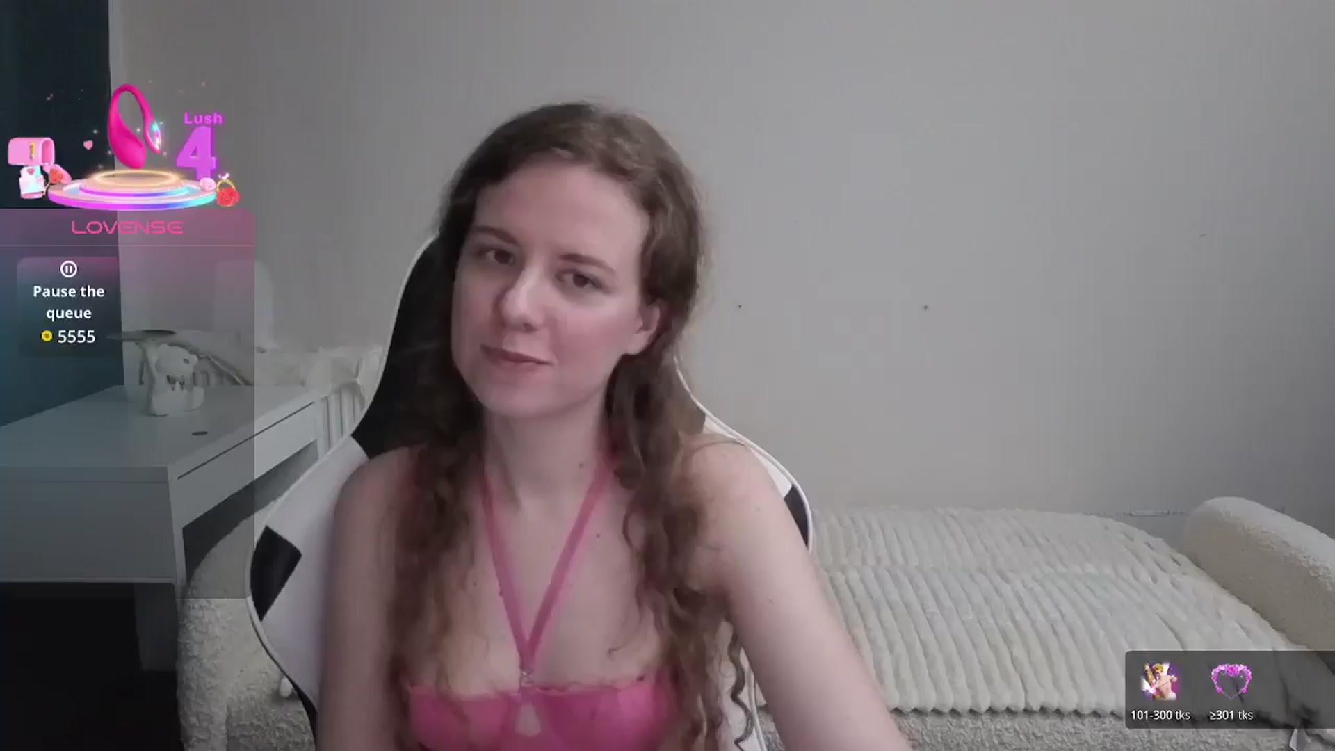 Gallery image thumbnail from BlueFlowerr's myfreecams stream on, 01/27/2026, 24:52 image 1 of 20