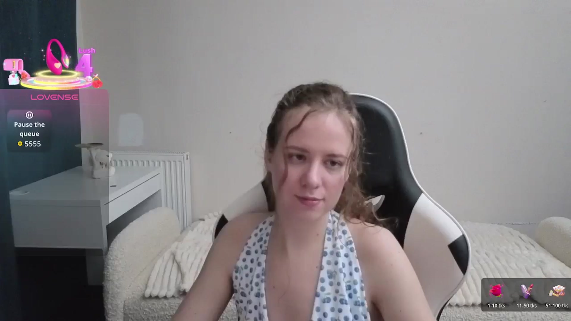 Gallery image thumbnail from BlueFlowerr's myfreecams stream on, 01/27/2026, 21:45 image 13 of 20