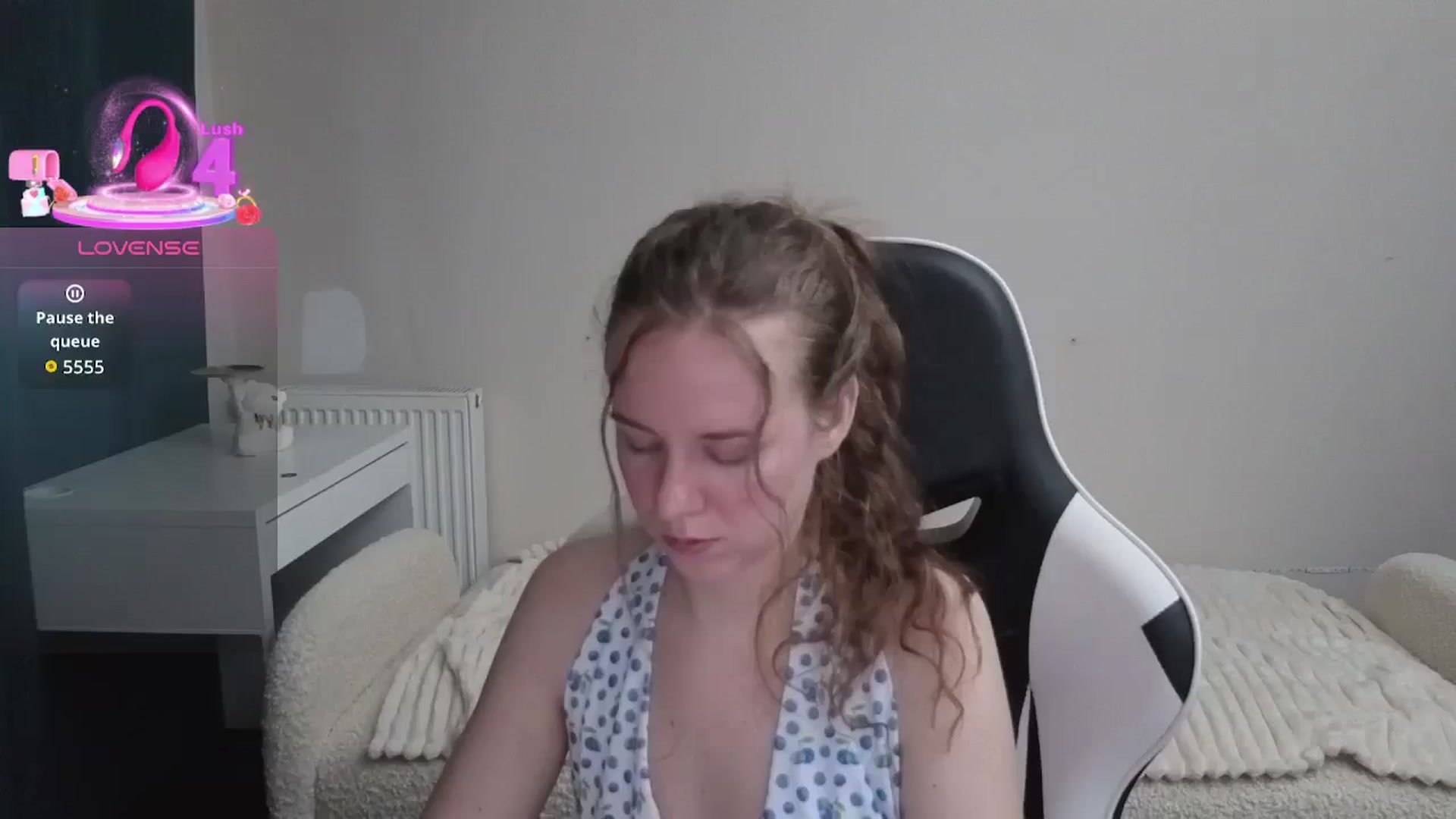 Gallery image thumbnail from BlueFlowerr's myfreecams stream on, 01/27/2026, 21:45 image 9 of 20