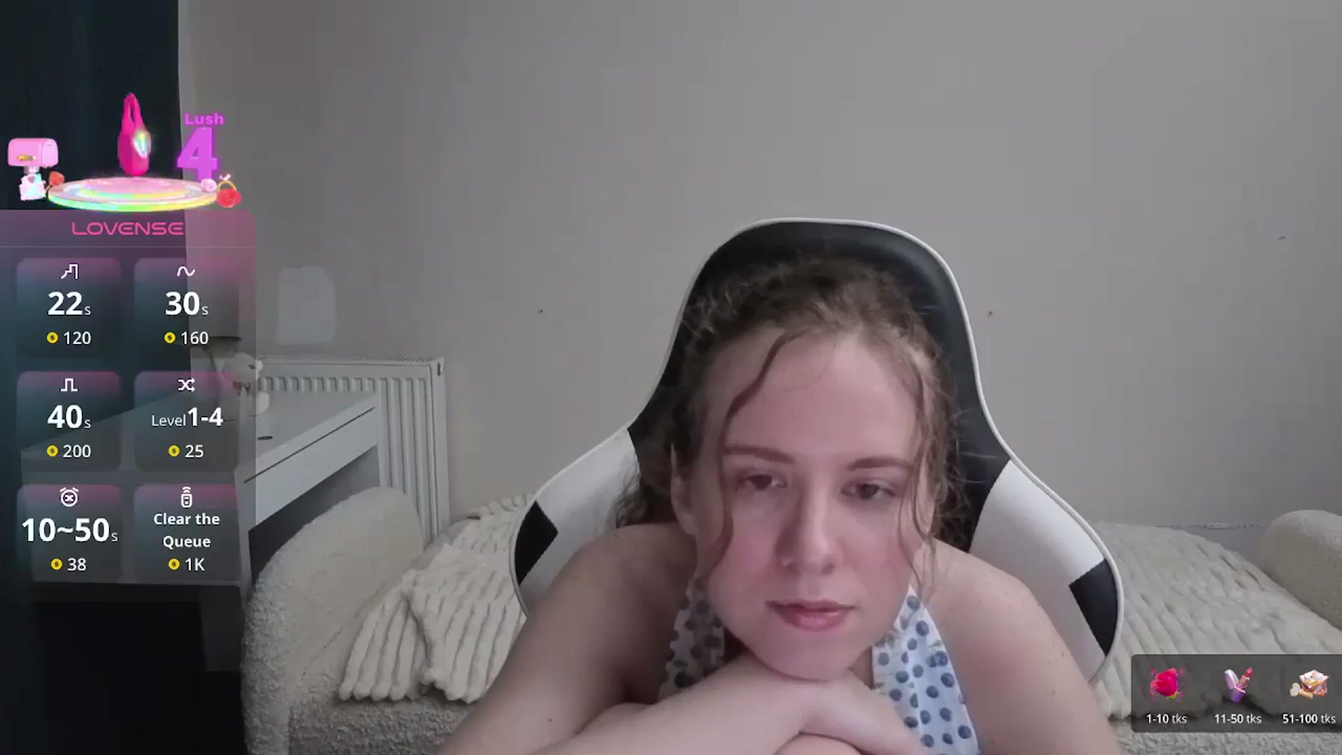 Gallery image thumbnail from BlueFlowerr's myfreecams stream on, 01/27/2026, 21:45 image 17 of 20