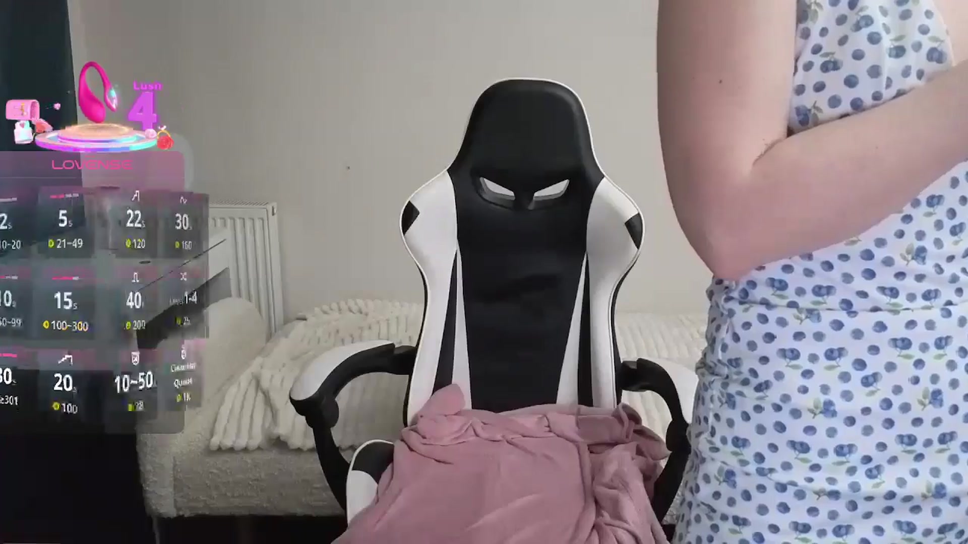 Gallery image thumbnail from BlueFlowerr's myfreecams stream on, 01/27/2026, 23:40 image 12 of 20