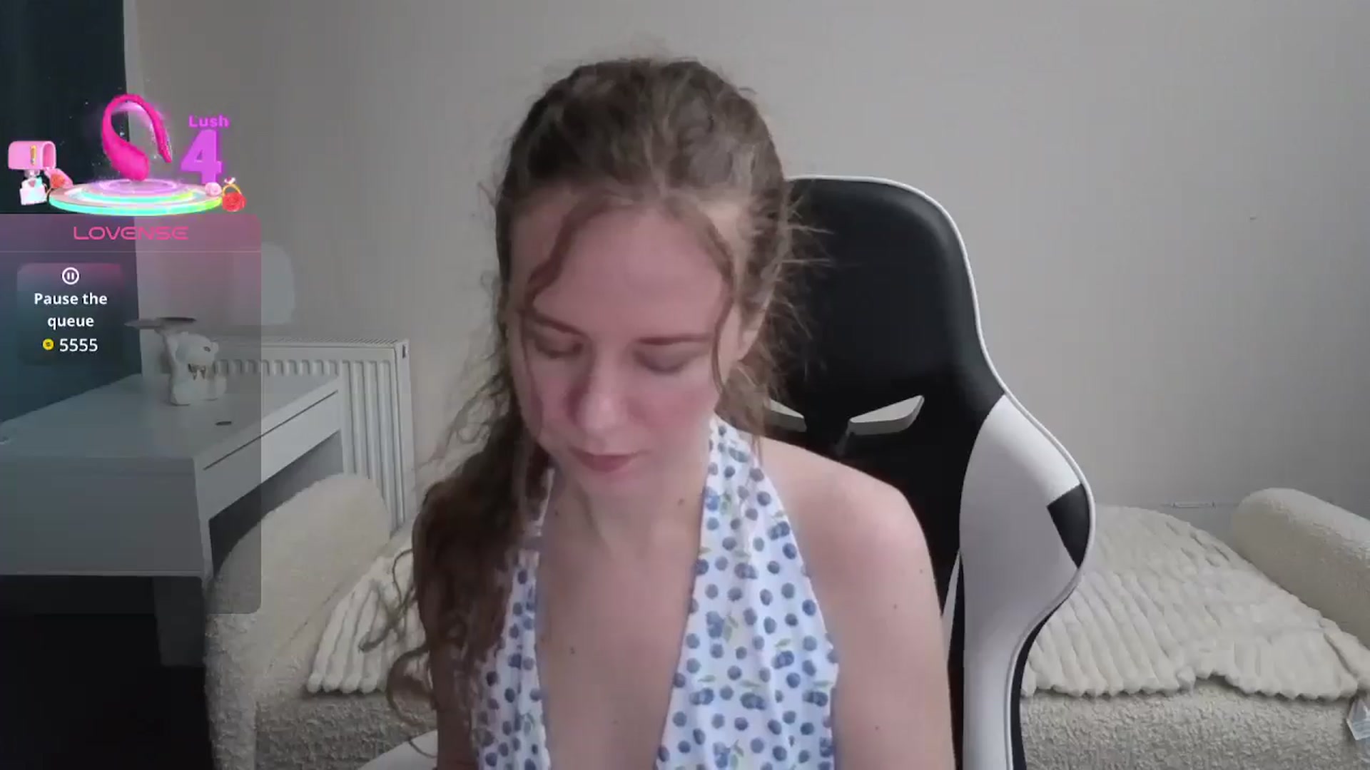 Gallery image thumbnail from BlueFlowerr's myfreecams stream on, 01/27/2026, 23:56 image 14 of 20