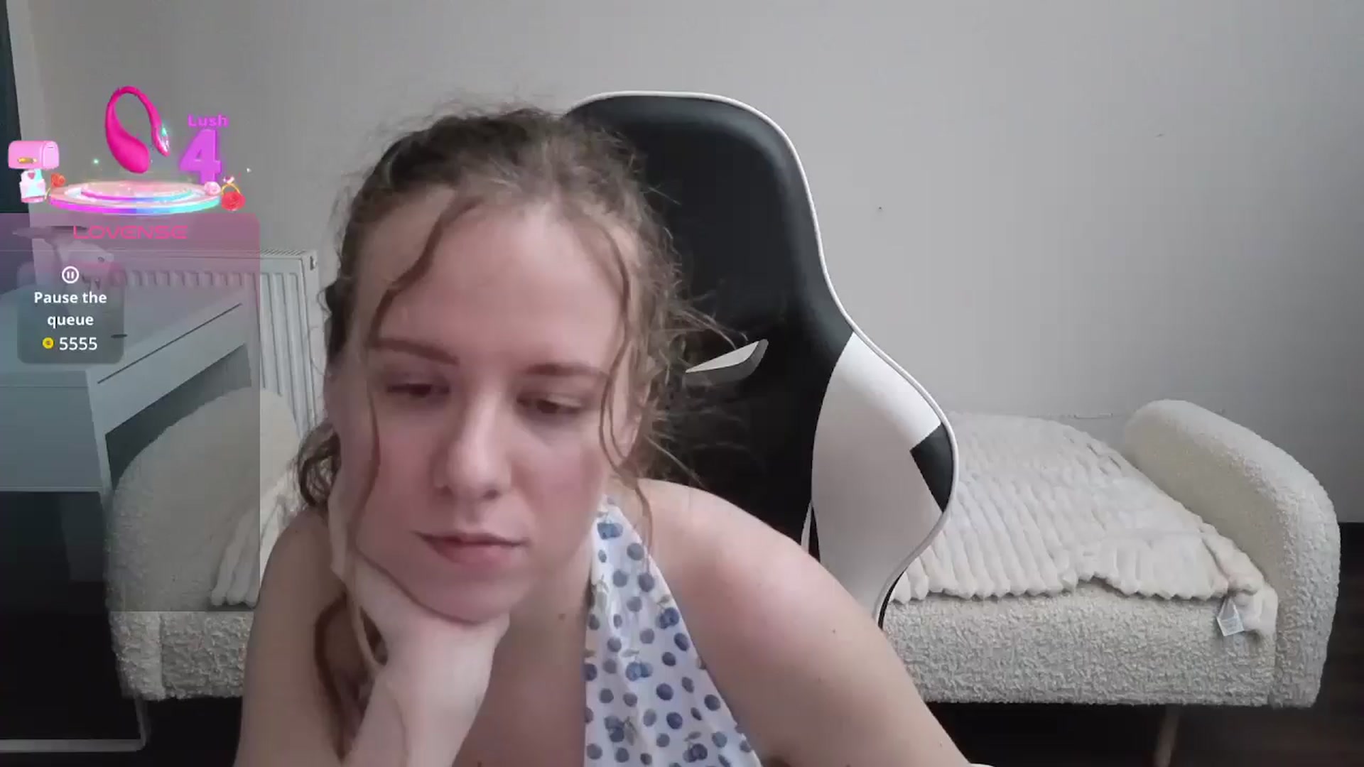 Gallery image thumbnail from BlueFlowerr's myfreecams stream on, 01/28/2026, 01:48 image 6 of 20