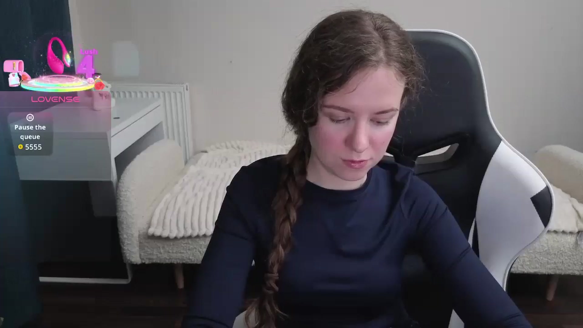 Gallery image thumbnail from BlueFlowerr's myfreecams stream on, 01/28/2026, 17:57 image 16 of 20