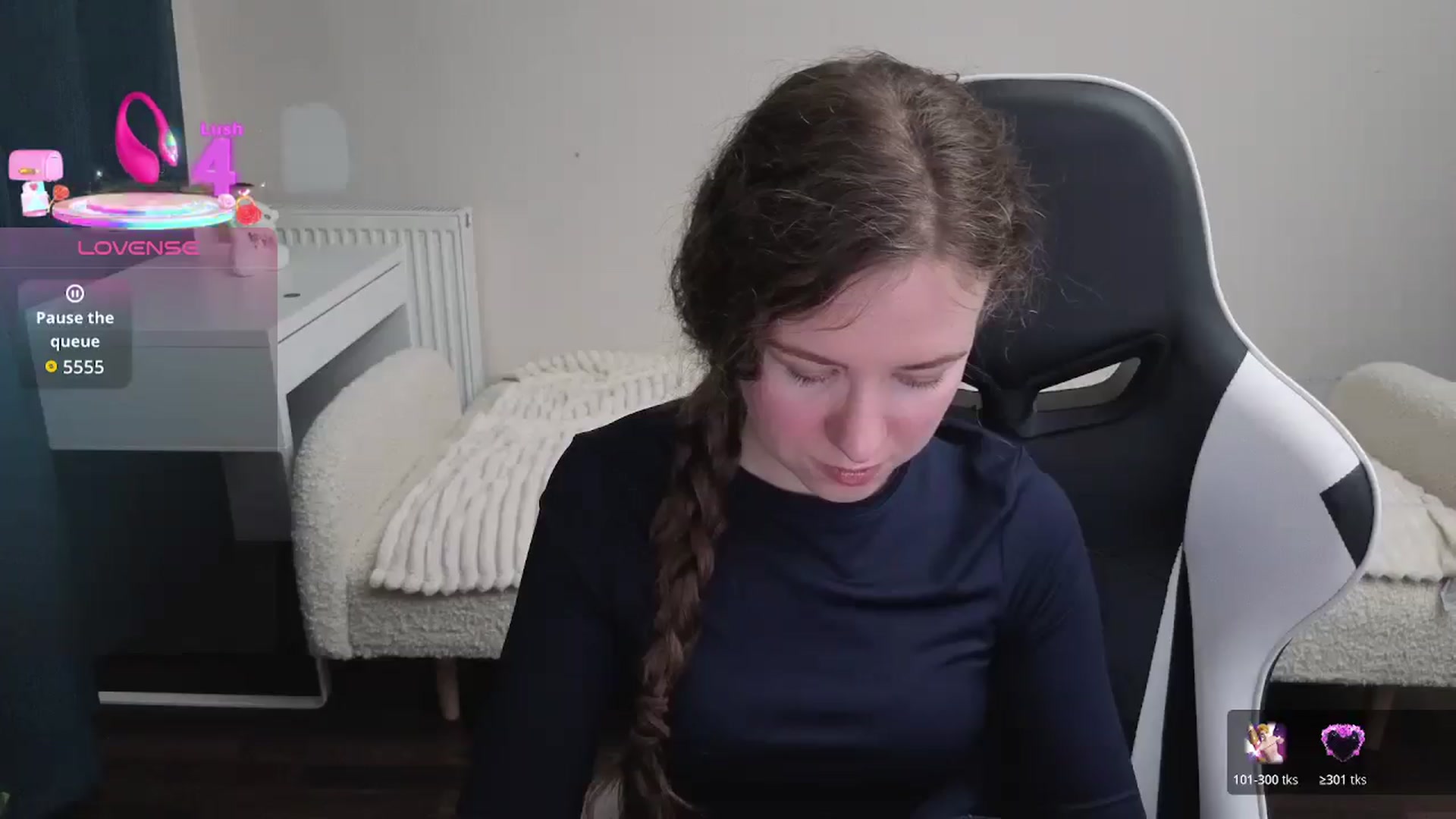 Gallery image thumbnail from BlueFlowerr's myfreecams stream on, 01/28/2026, 17:57 image 12 of 20