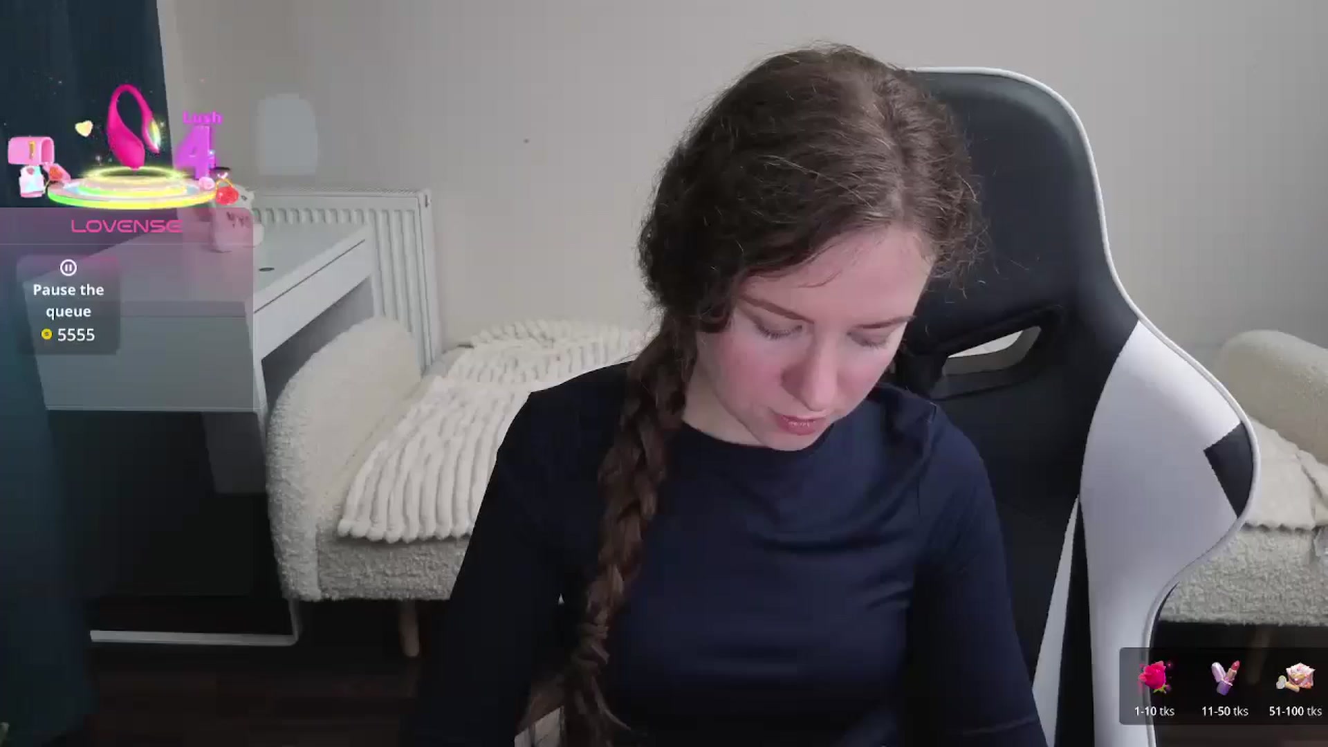 Gallery image thumbnail from BlueFlowerr's myfreecams stream on, 01/28/2026, 17:57 image 13 of 20