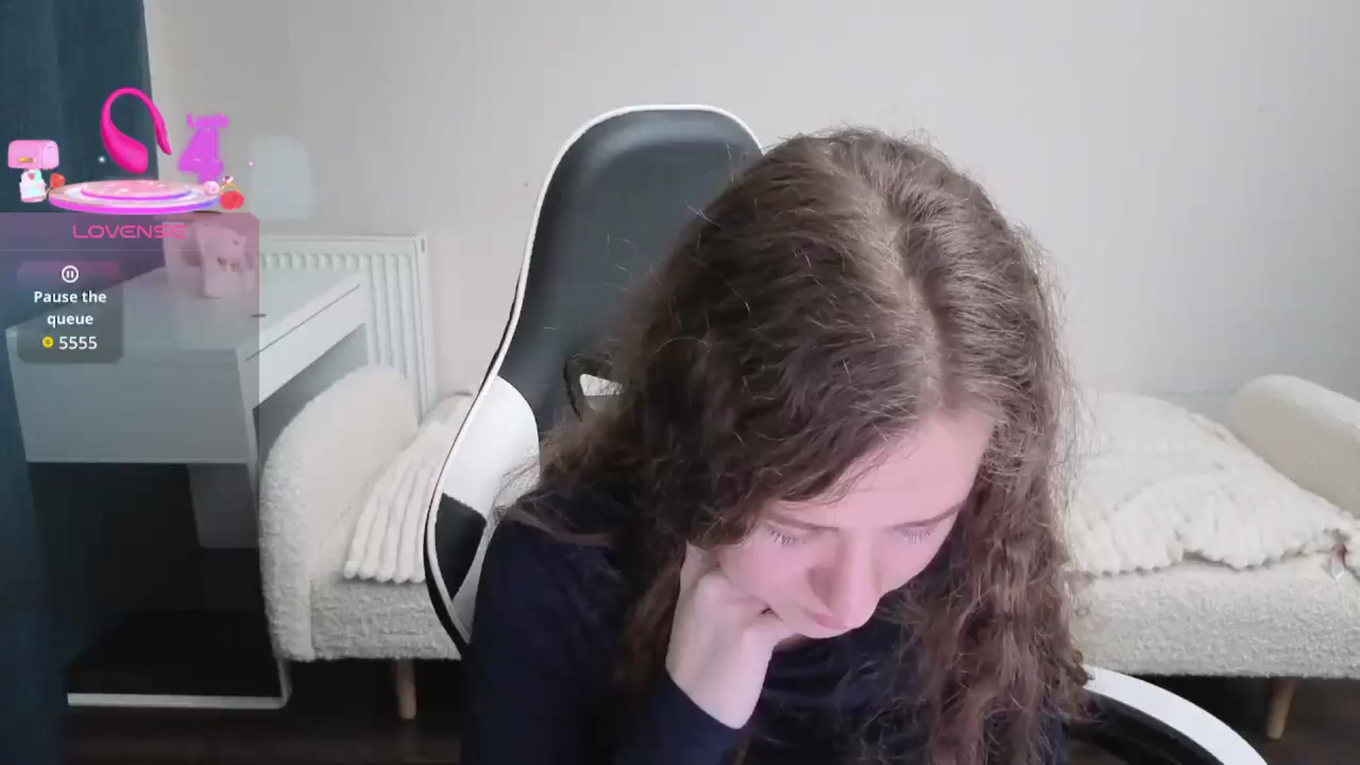 Gallery image thumbnail from BlueFlowerr's myfreecams stream on, 01/29/2026, 24:51 image 6 of 20