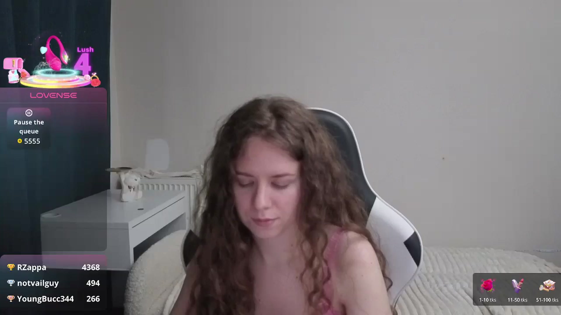 Gallery image thumbnail from BlueFlowerr's myfreecams stream on, 01/30/2026, 22:40 image 18 of 20