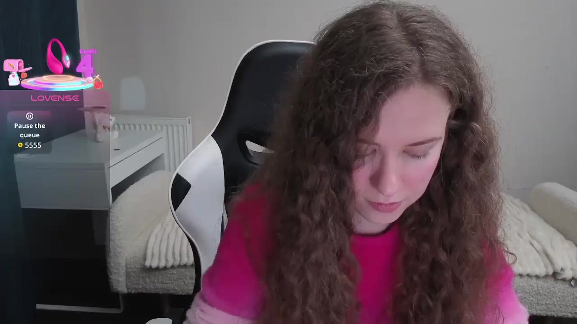 Gallery image thumbnail from BlueFlowerr's myfreecams stream on, 02/05/2026, 18:11 image 18 of 20