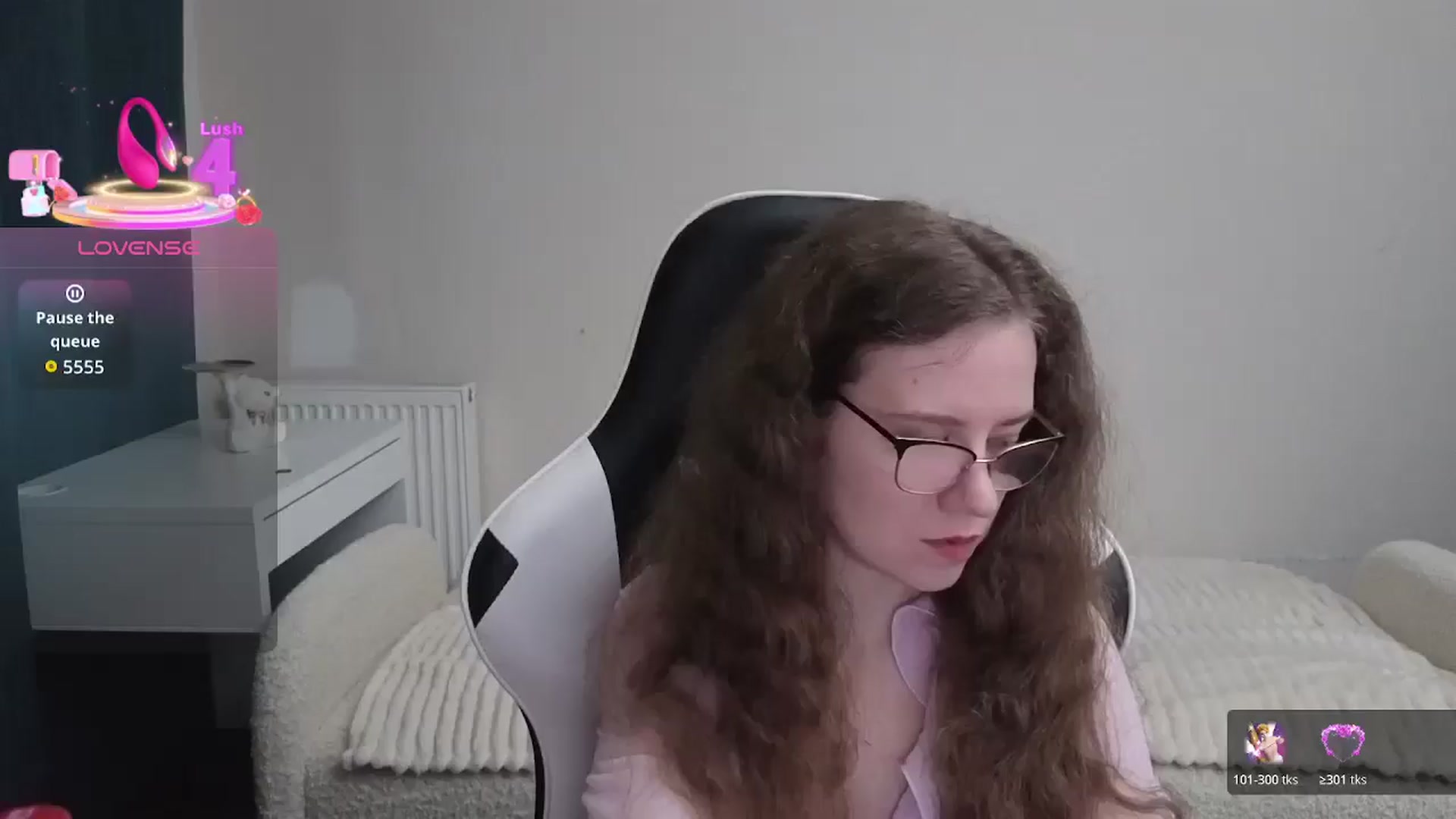 Gallery image thumbnail from BlueFlowerr's myfreecams stream on, 02/08/2026, 19:54 image 17 of 20