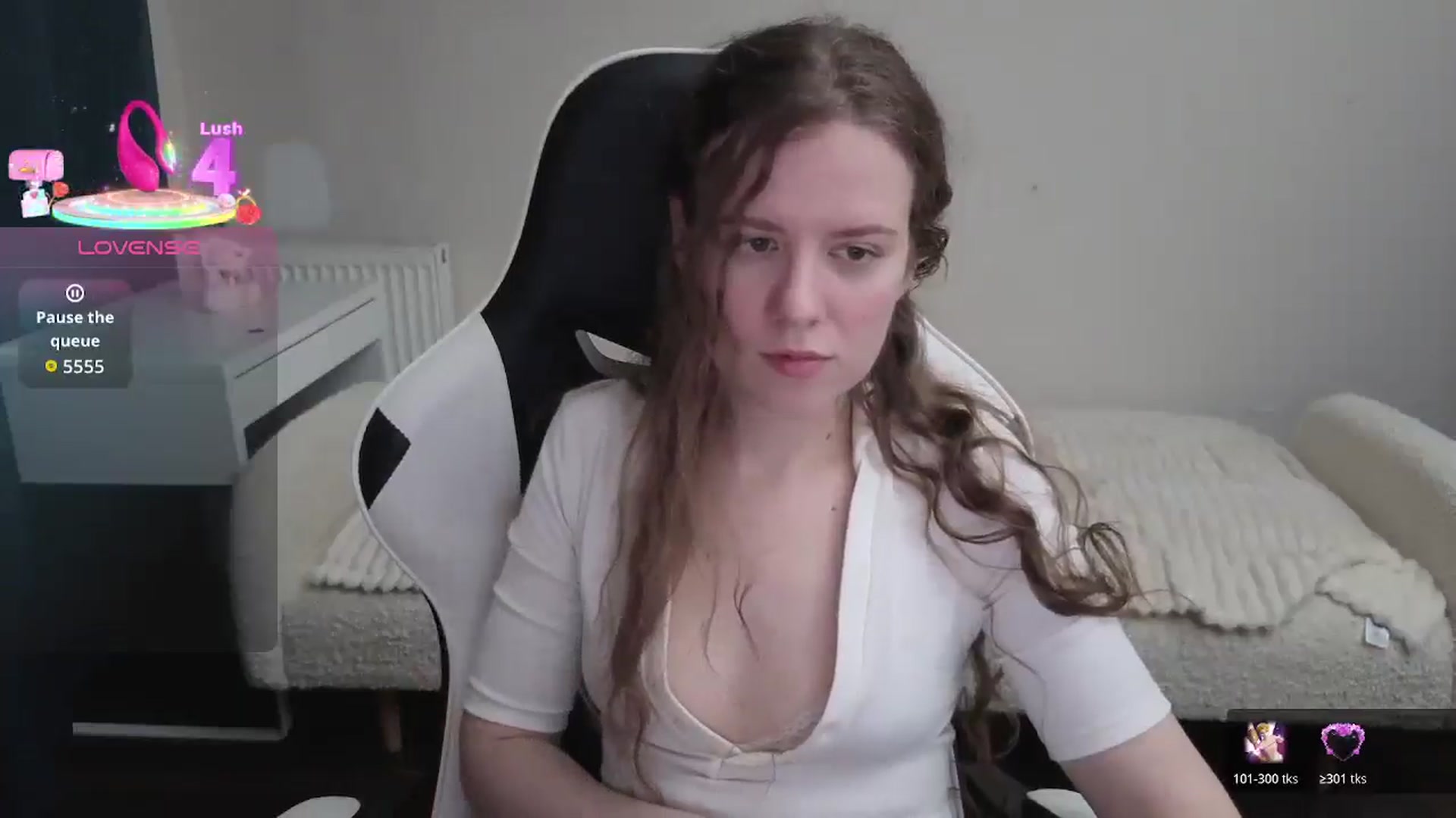 Gallery image thumbnail from BlueFlowerr's myfreecams stream on, 02/11/2026, 19:41 image 13 of 20