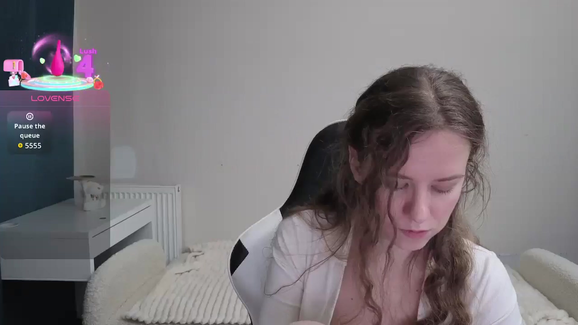 Gallery image thumbnail from BlueFlowerr's myfreecams stream on, 02/12/2026, 24:00 image 13 of 20