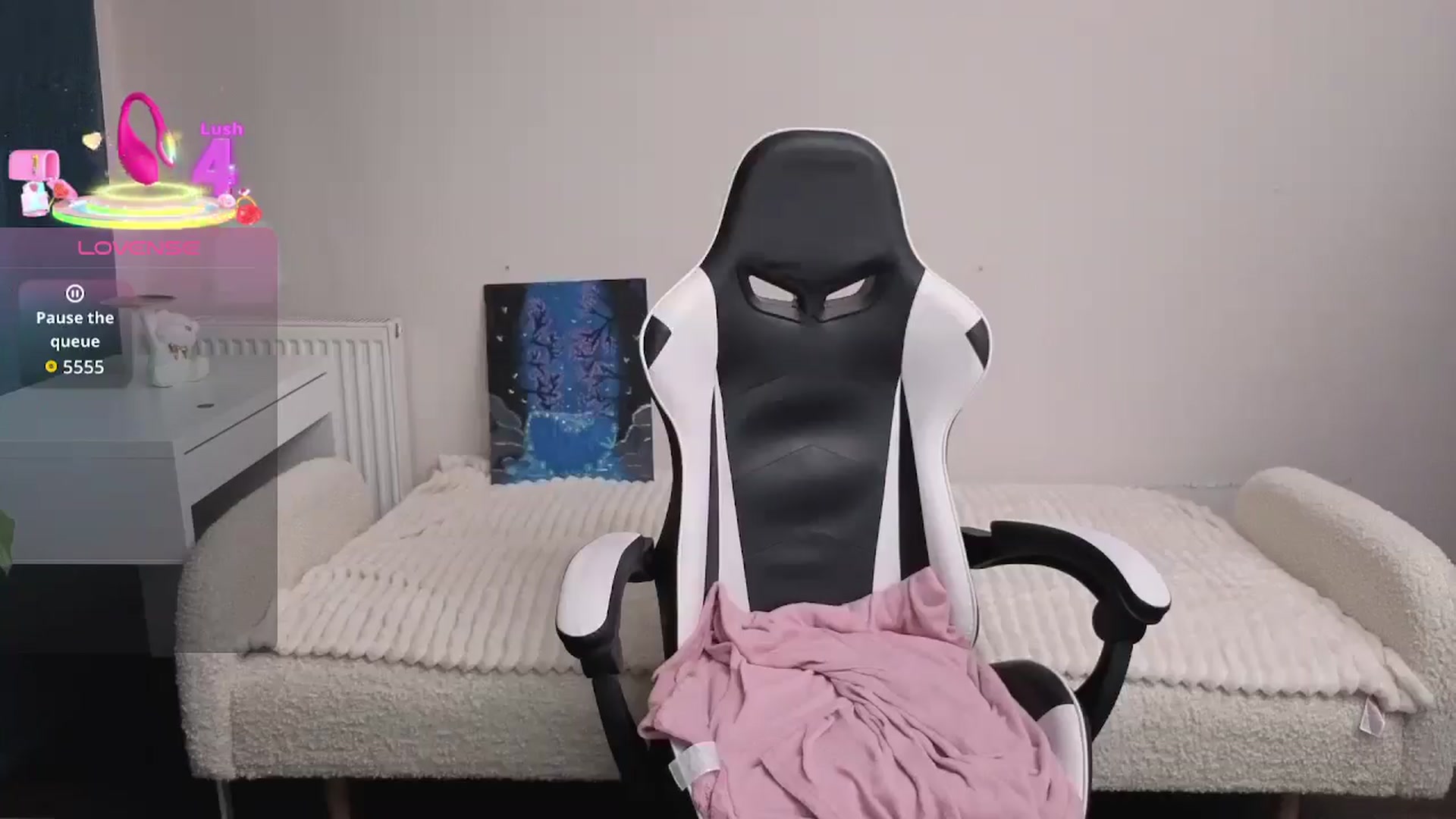 Gallery image thumbnail from BlueFlowerr's myfreecams stream on, 02/14/2026, 19:28 image 12 of 20