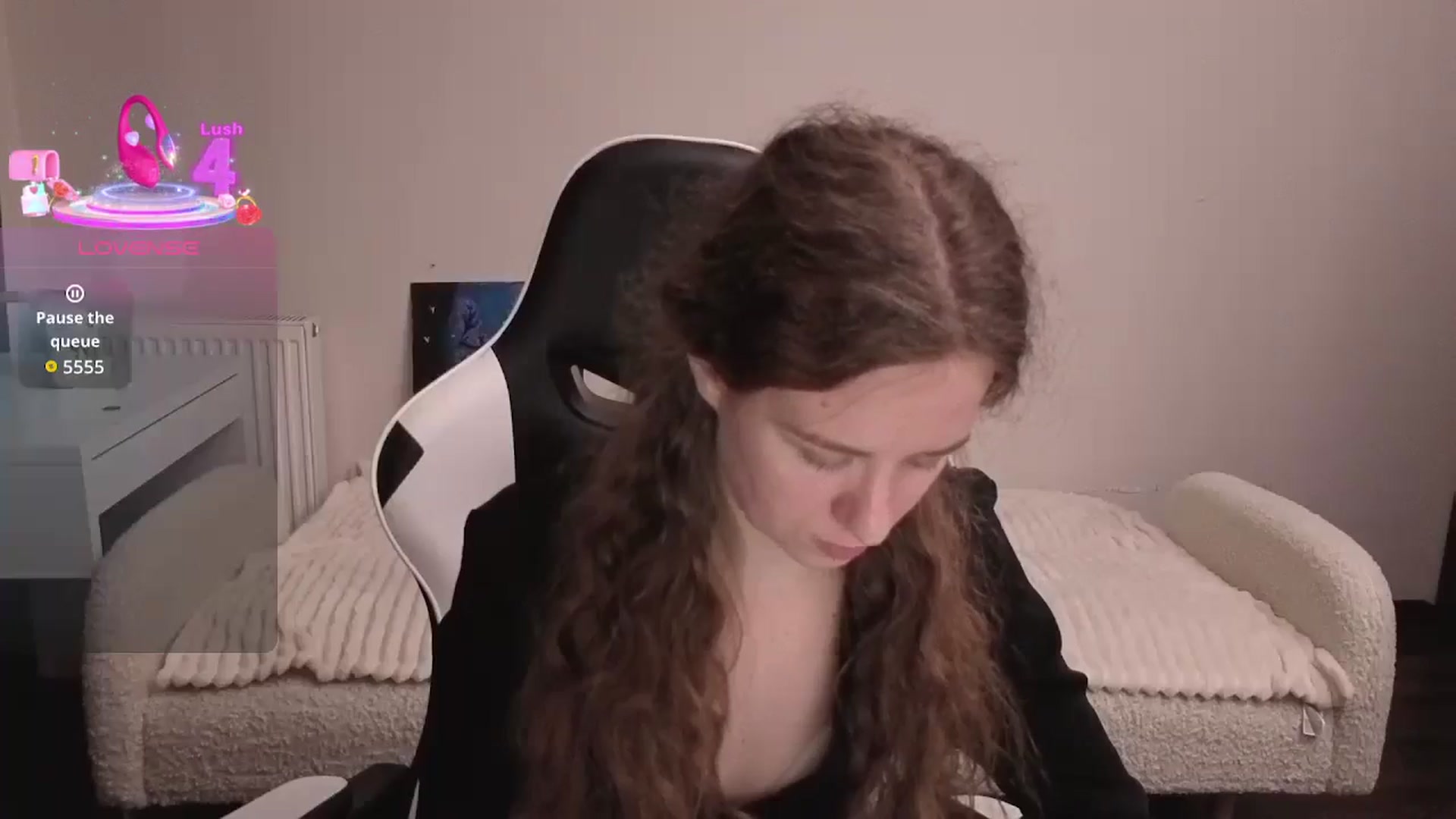 Gallery image thumbnail from BlueFlowerr's myfreecams stream on, 02/15/2026, 22:17 image 3 of 20