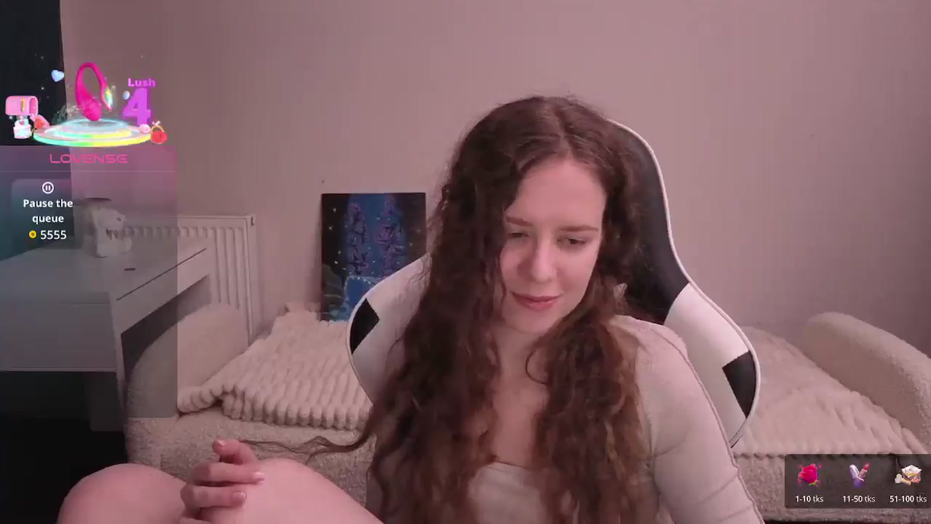Gallery image thumbnail from BlueFlowerr's myfreecams stream on, 02/17/2026, 24:21 image 17 of 20