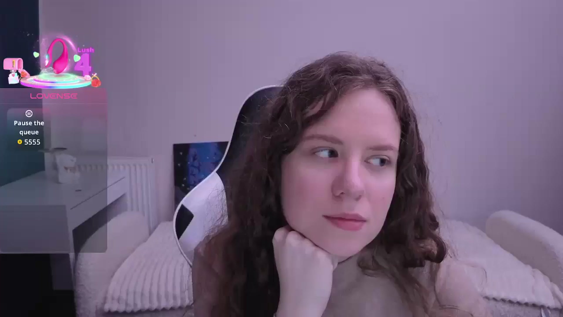 Gallery image thumbnail from BlueFlowerr's myfreecams stream on, 02/19/2026, 19:57 image 5 of 20