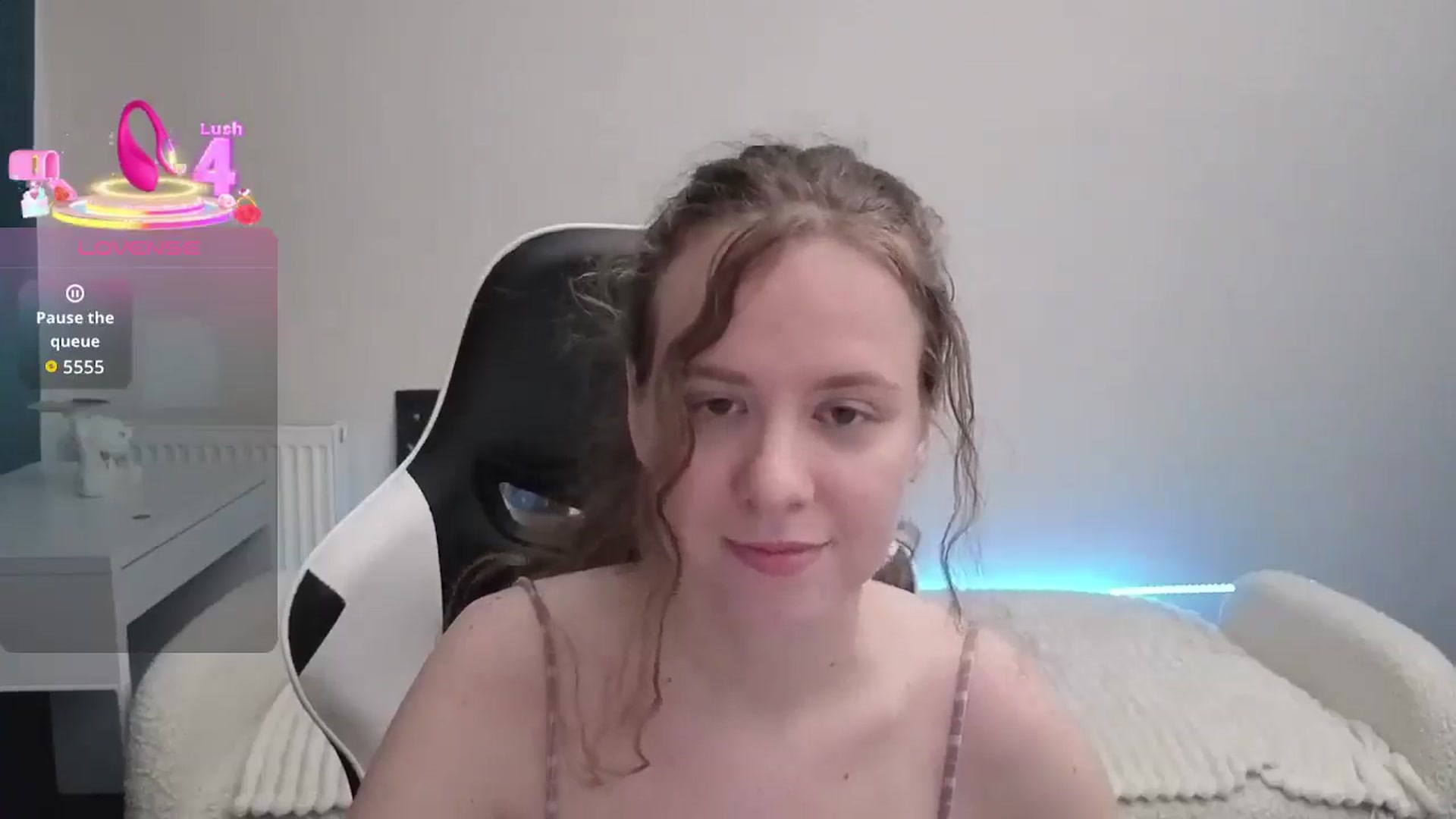 Gallery image thumbnail from BlueFlowerr's myfreecams stream on, 02/25/2026, 24:26 image 15 of 20