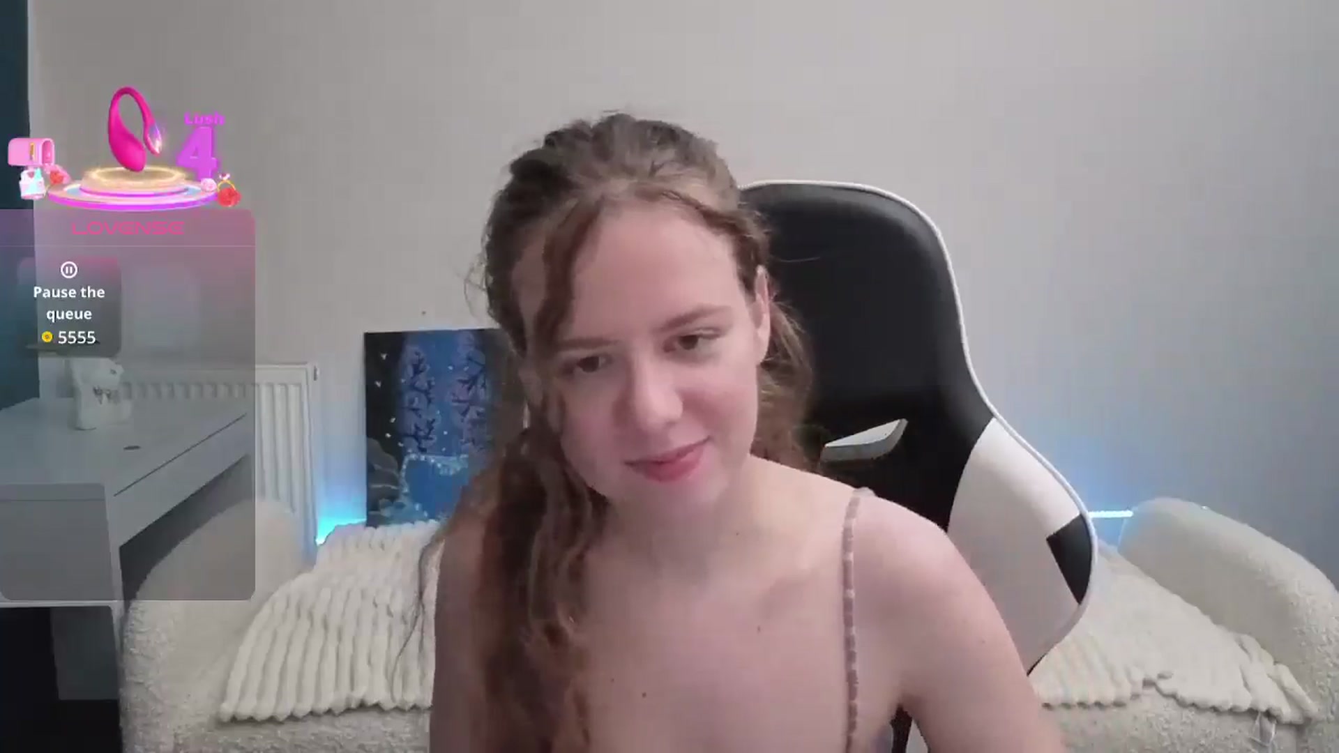 Gallery image thumbnail from BlueFlowerr's myfreecams stream on, 02/25/2026, 24:26 image 5 of 20
