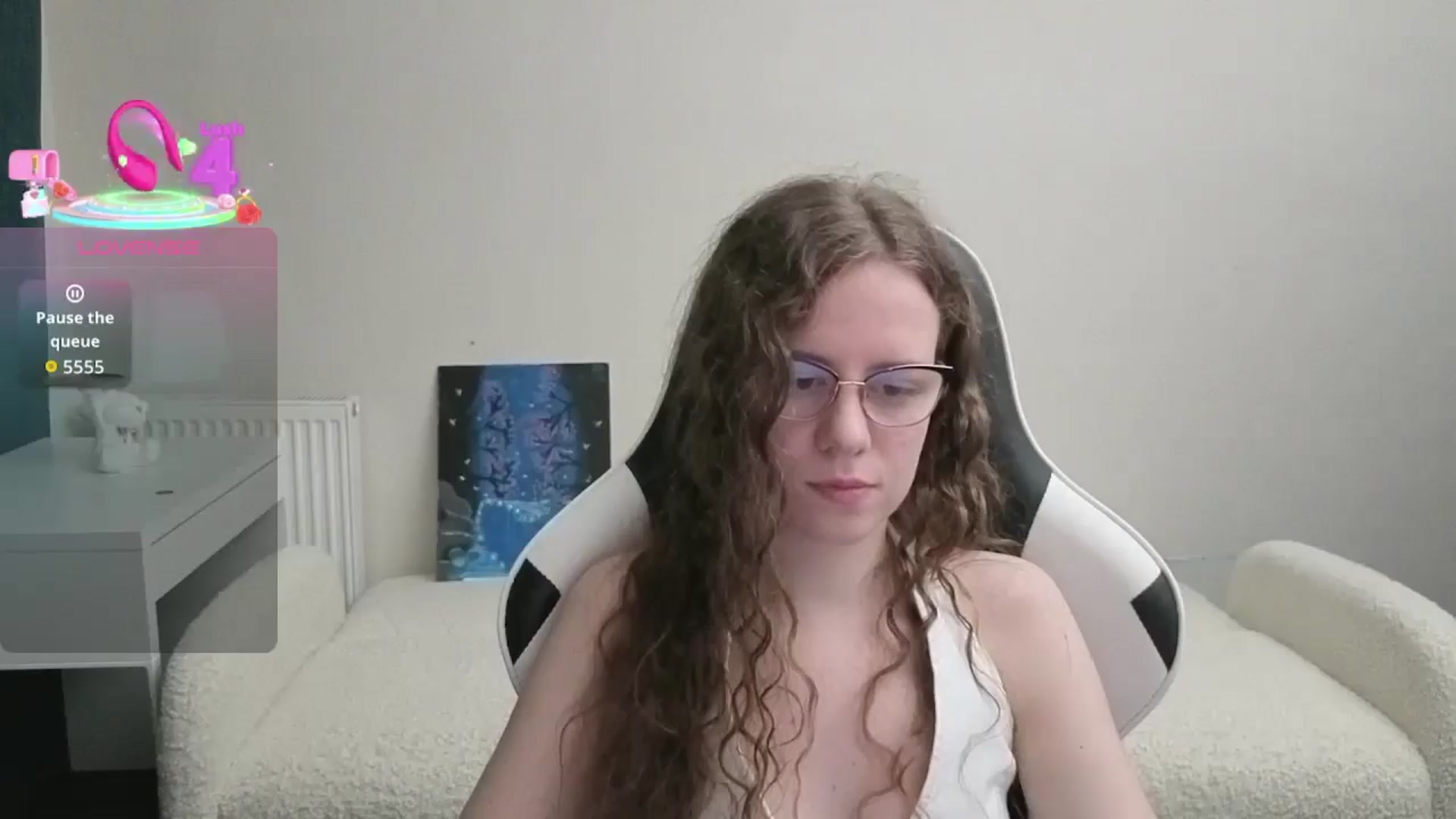 Gallery image thumbnail from BlueFlowerr's myfreecams stream on, 02/28/2026, 24:00 image 7 of 20