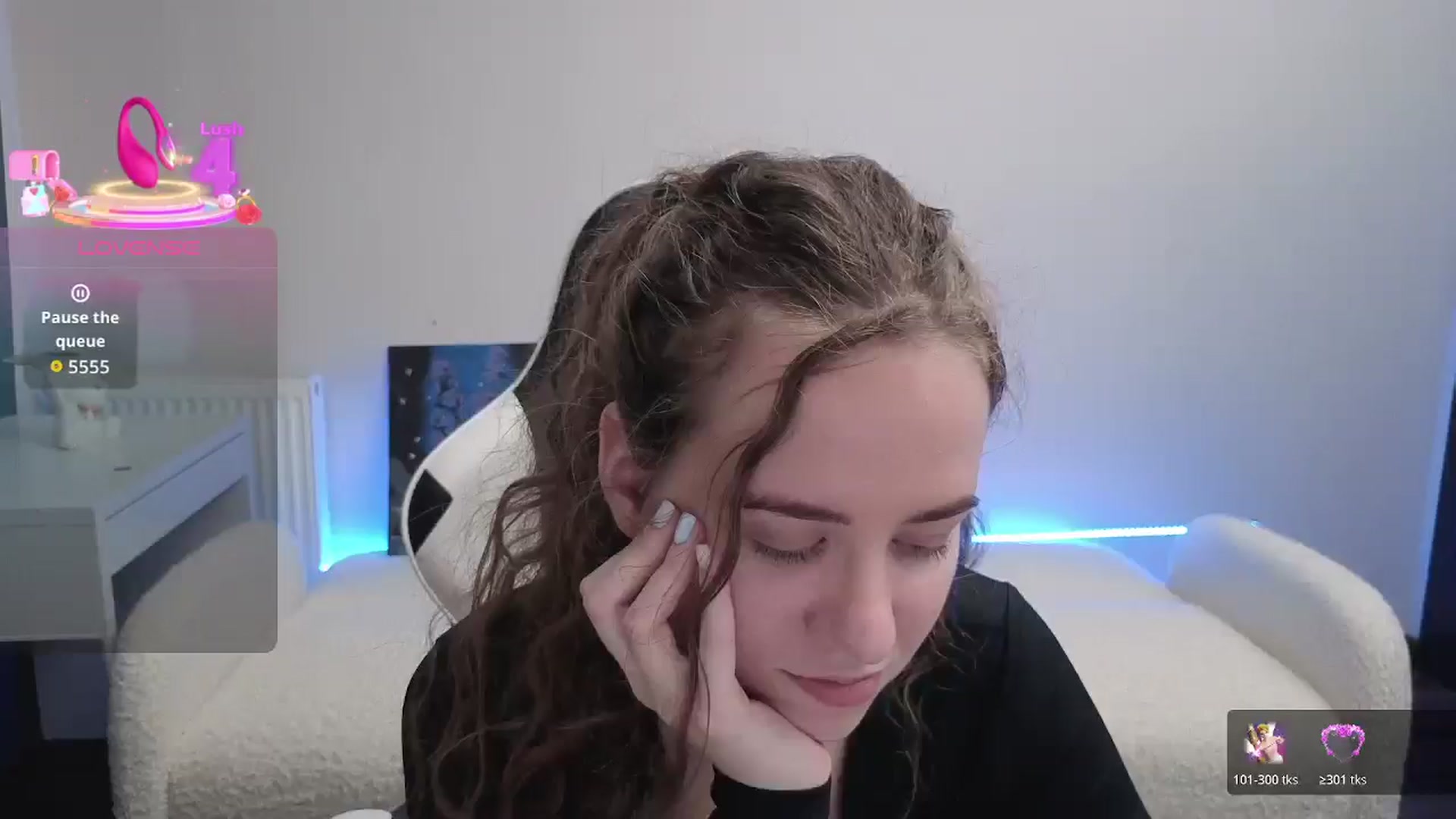 Gallery image thumbnail from BlueFlowerr's myfreecams stream on, 03/03/2026, 24:21 image 14 of 20