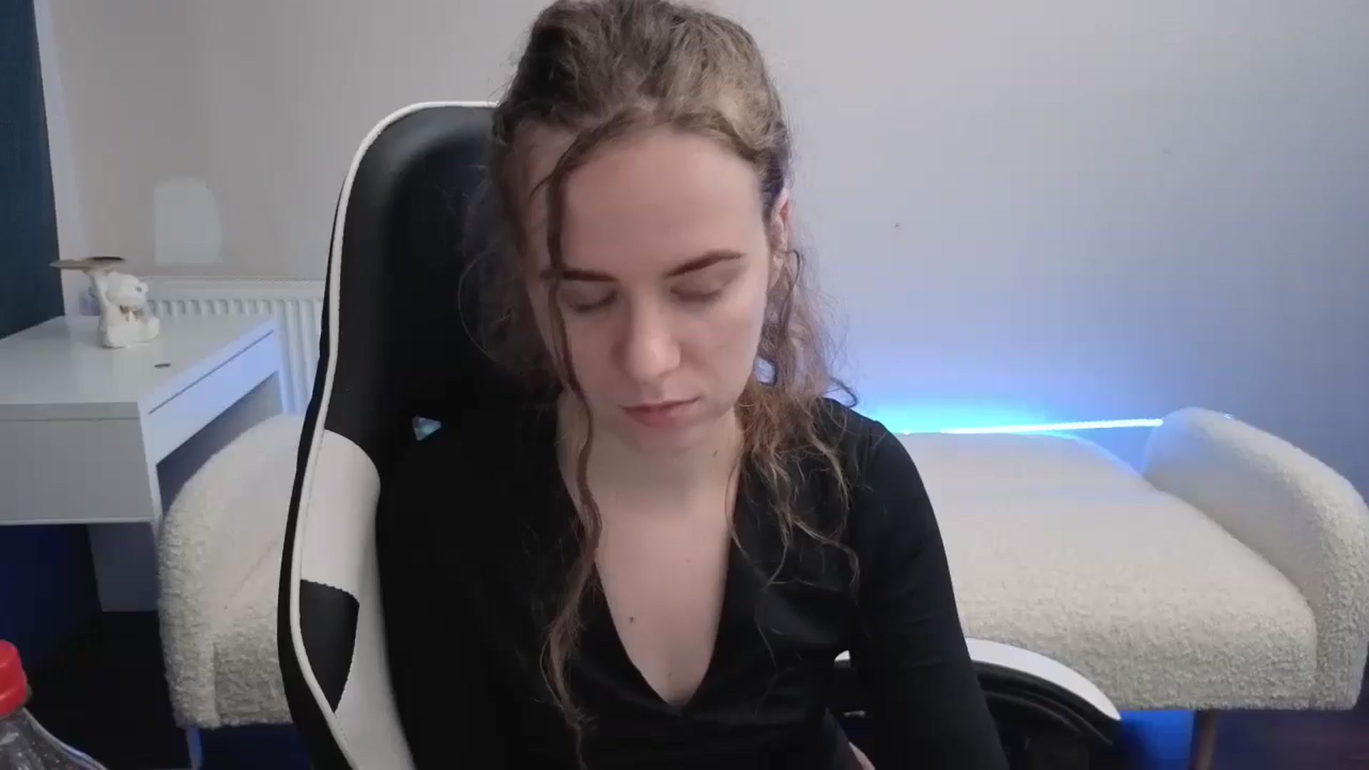 Gallery image thumbnail from BlueFlowerr's myfreecams stream on, 03/03/2026, 01:25 image 3 of 20